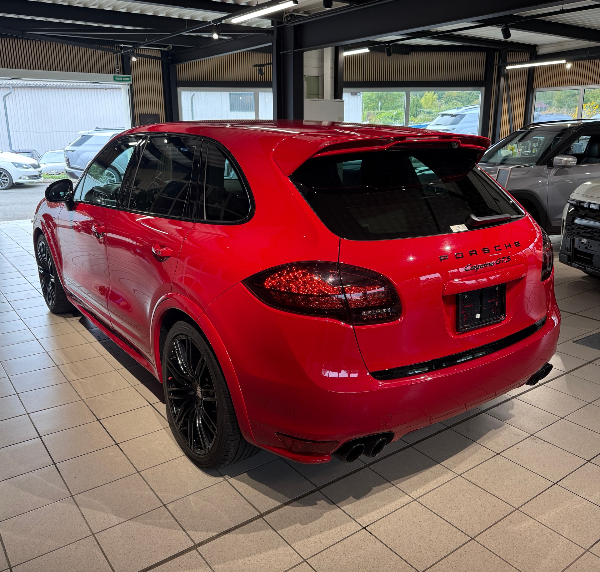 PORSCHE Cayenne GTS-image-4