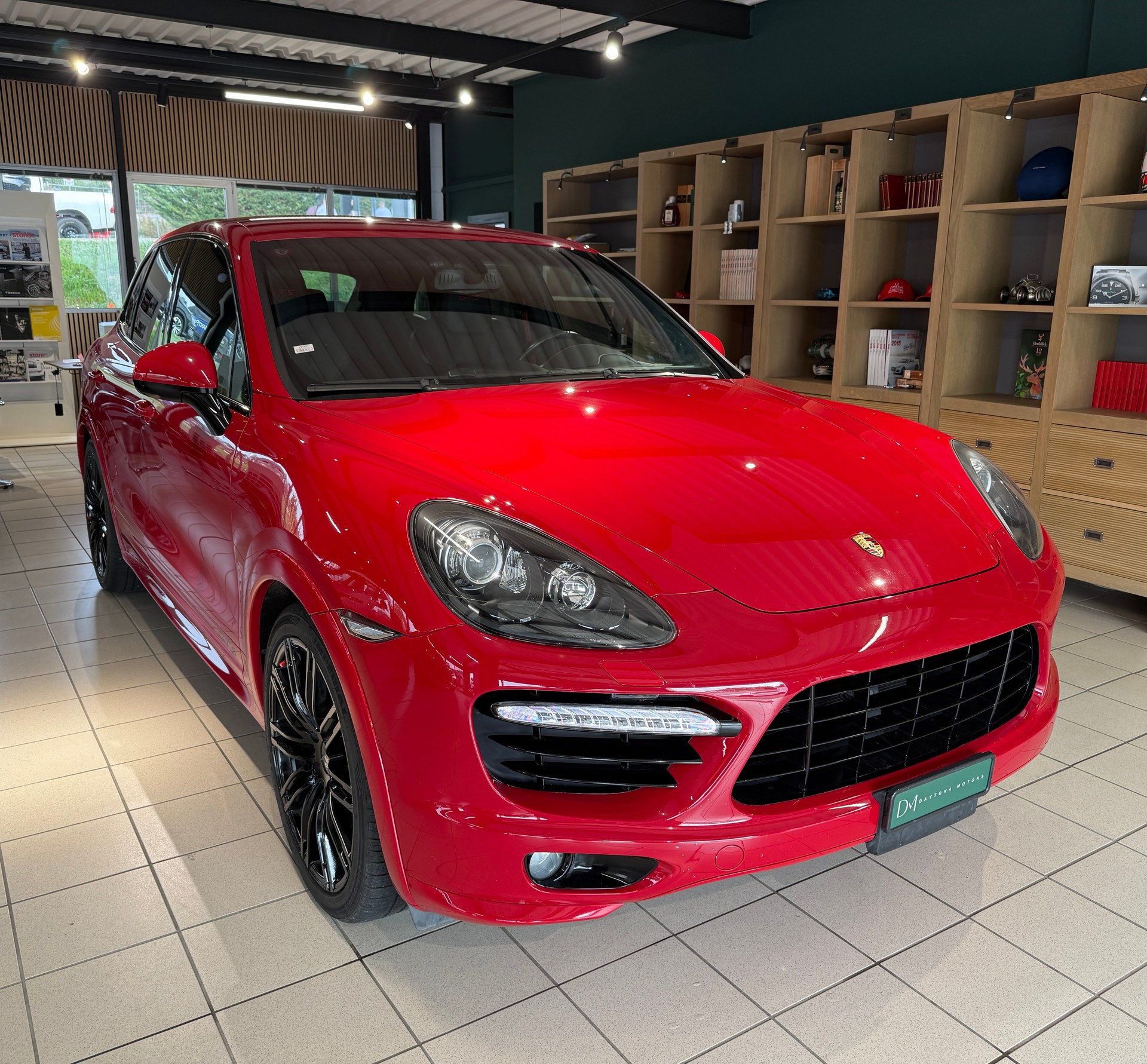 PORSCHE Cayenne GTS-showroom-element-1