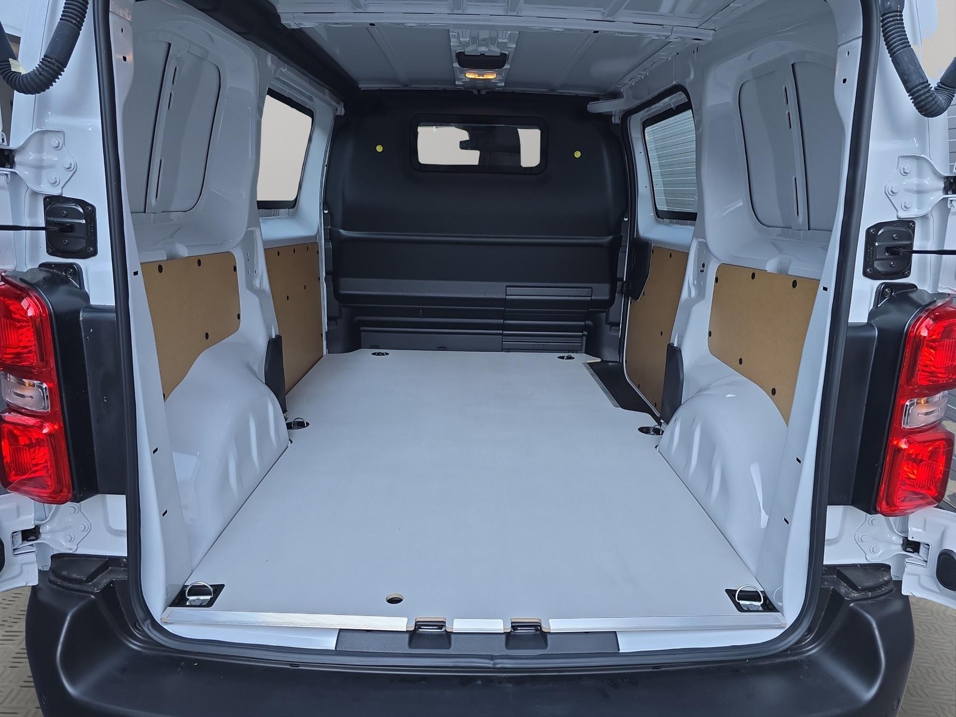 CITROEN e-Jumpy Kaw. M 75 kWh-image-10
