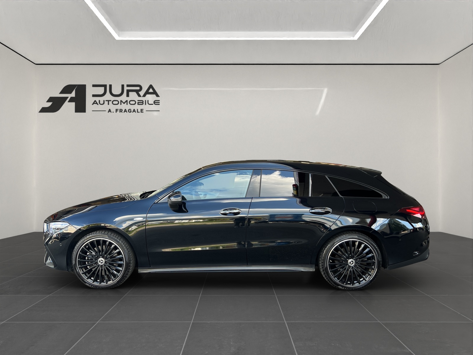 MERCEDES-BENZ CLA 250 e EQ Star AMG Line Shooting Brake-image-3