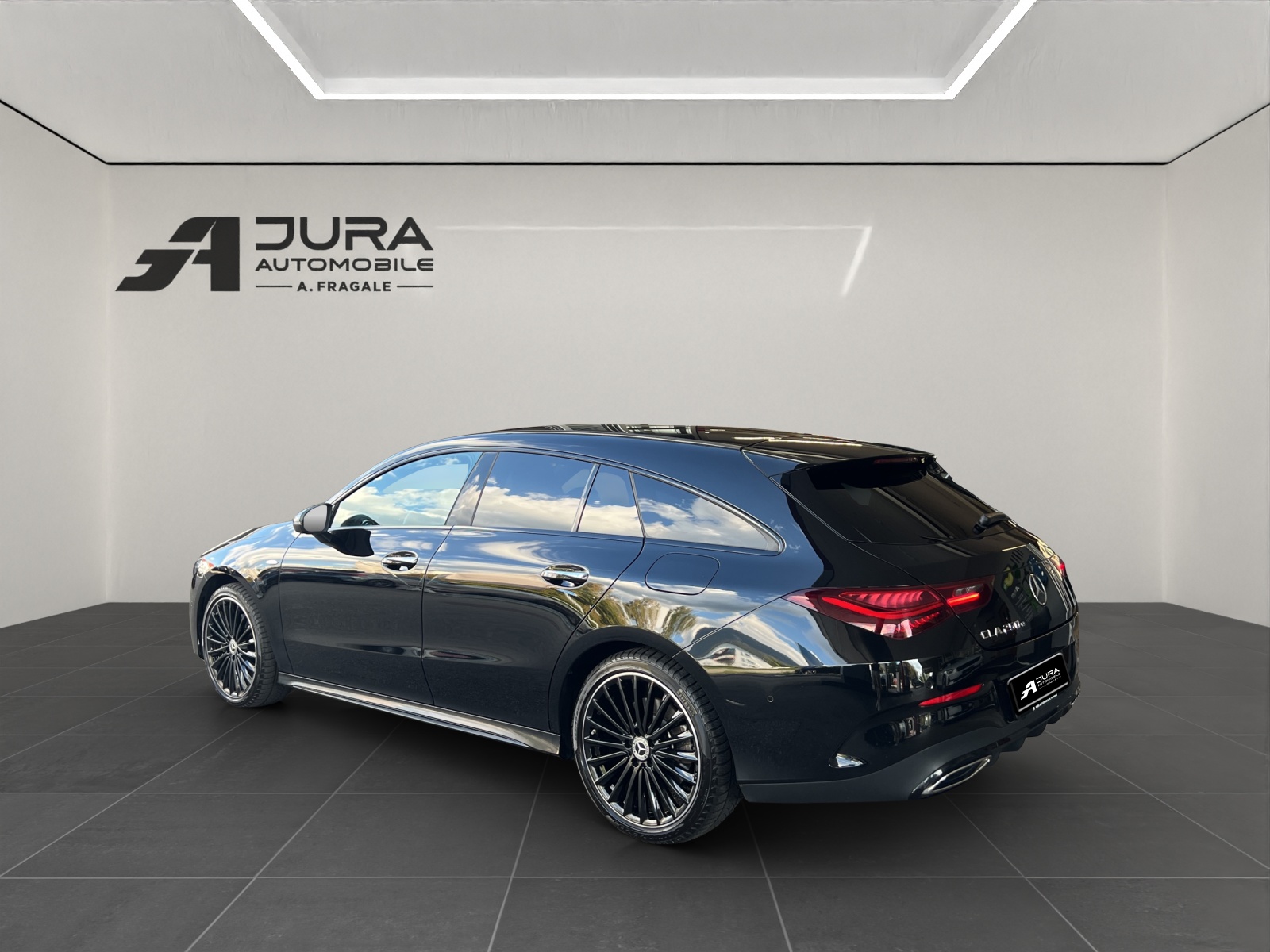 MERCEDES-BENZ CLA 250 e EQ Star AMG Line Shooting Brake-image-4