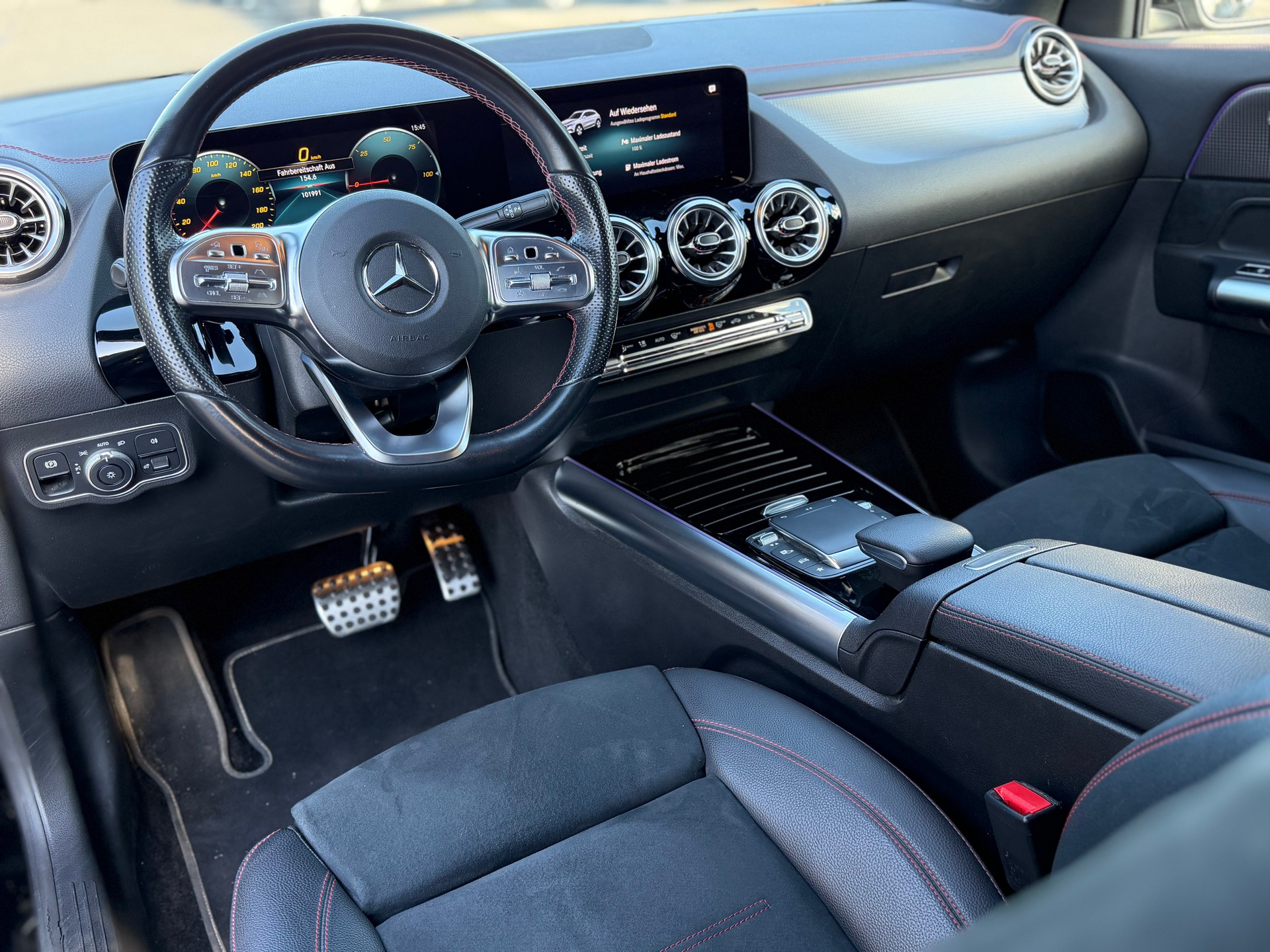 MERCEDES-BENZ EQA 300 AMG Line 4Matic-image-9