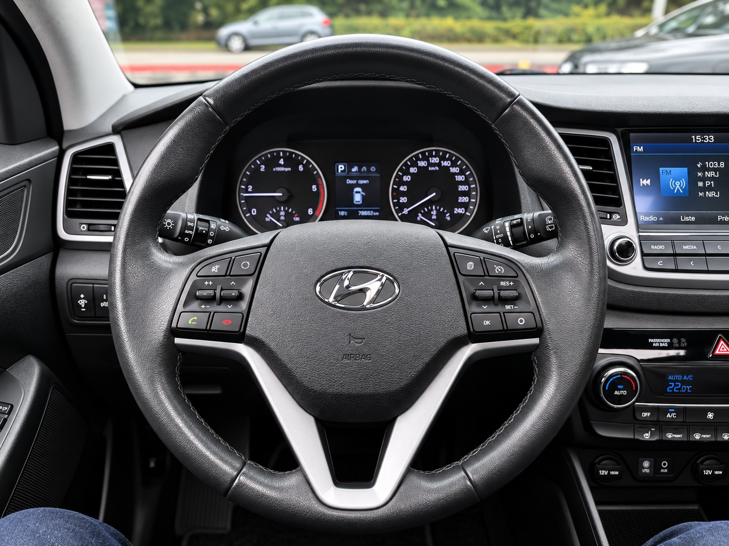 HYUNDAI Tucson 2.0 CRDI Vertex 4WD Automatic-image-13