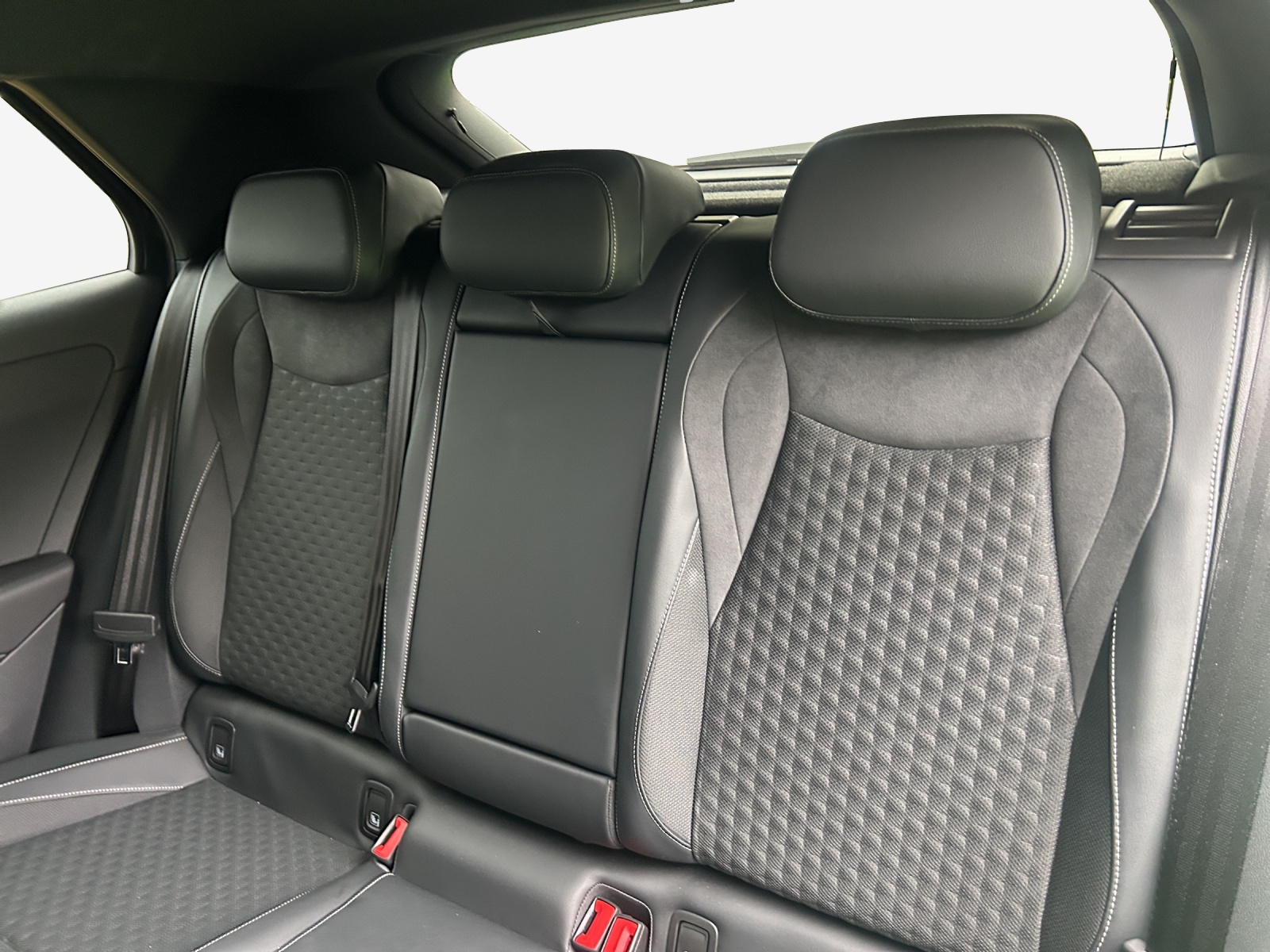 VW T-Roc 1.5 eTSI mHEV R-Line DSG-image-8
