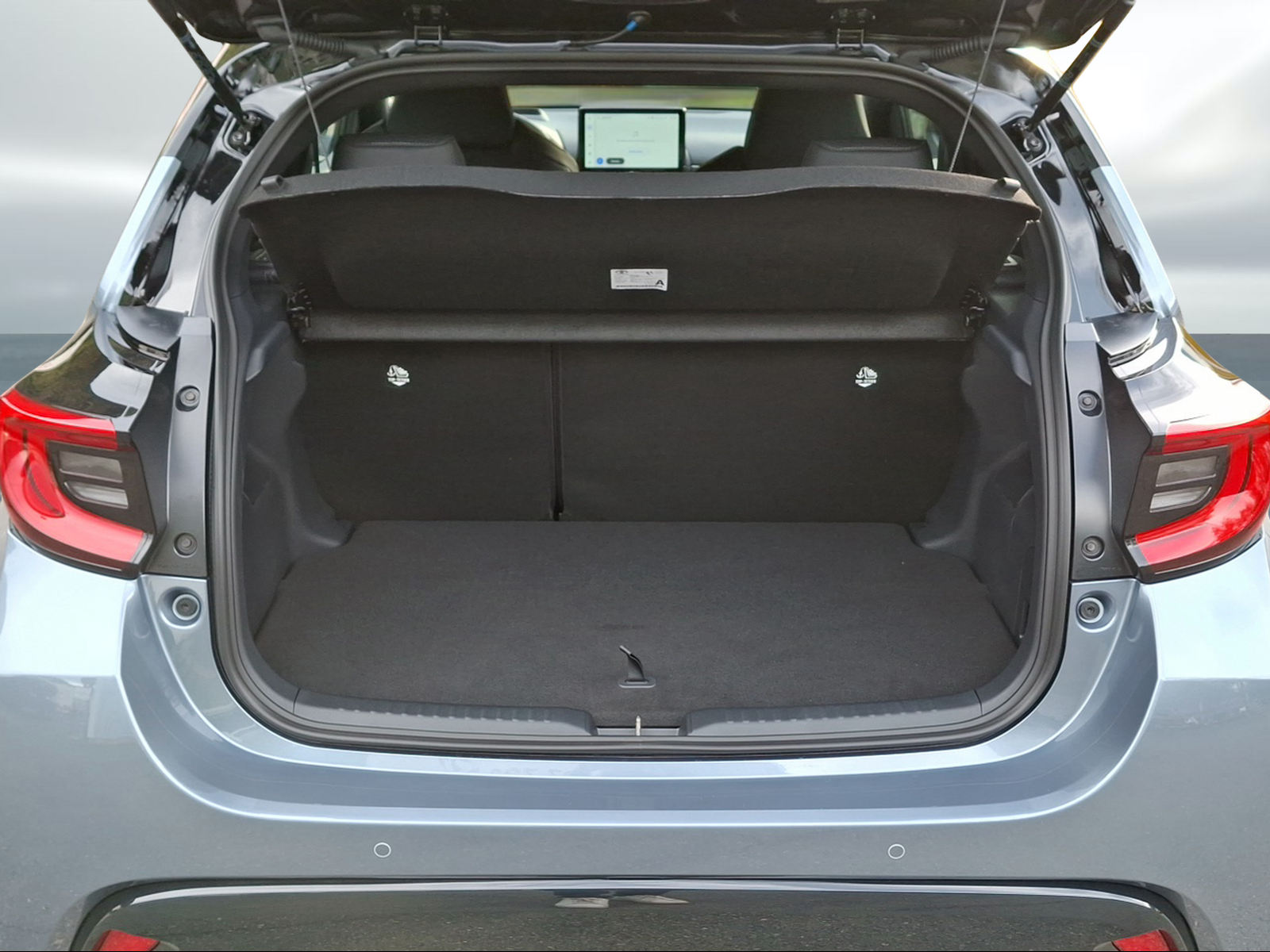TOYOTA Yaris 1.5 Premium e-CVT-image-12