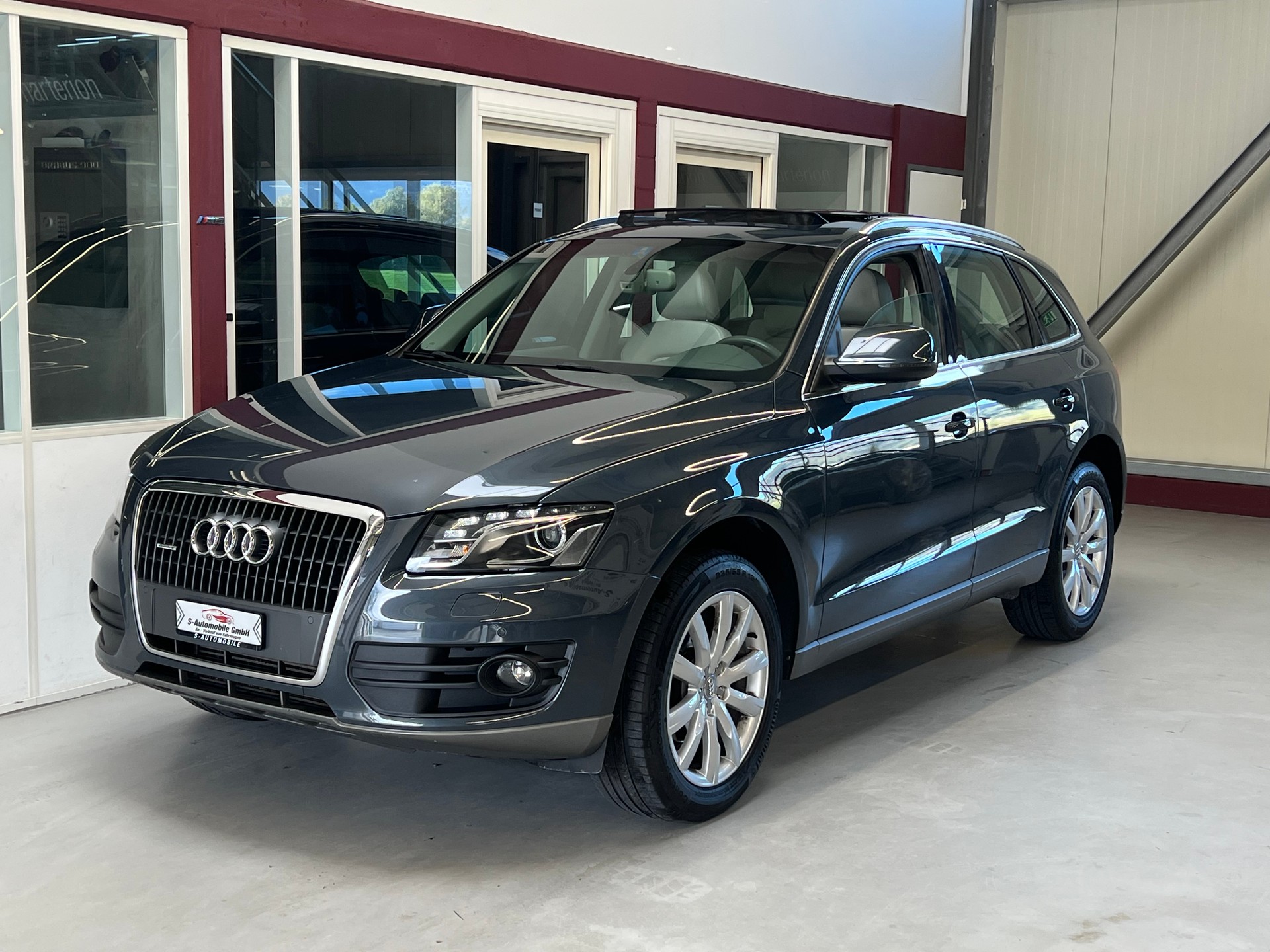 AUDI Q5 2.0TFSI QUATTRO S-TRONIC-image-2