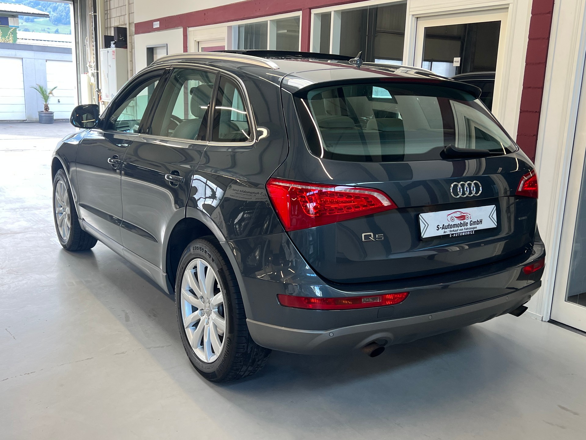 AUDI Q5 2.0TFSI QUATTRO S-TRONIC-image-5