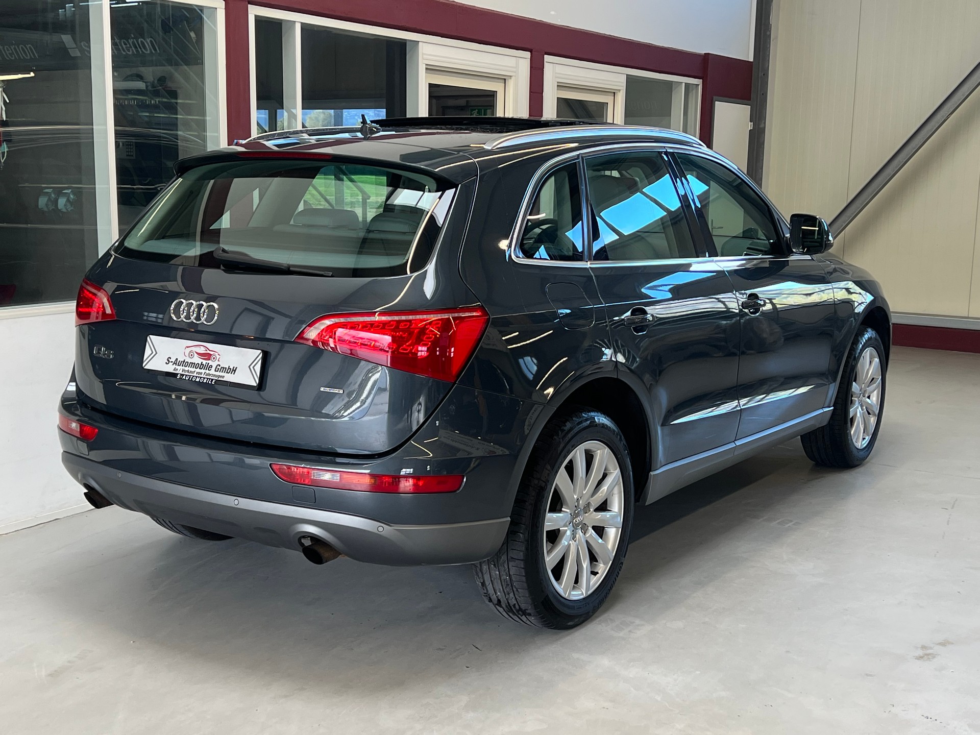 AUDI Q5 2.0TFSI QUATTRO S-TRONIC-image-7