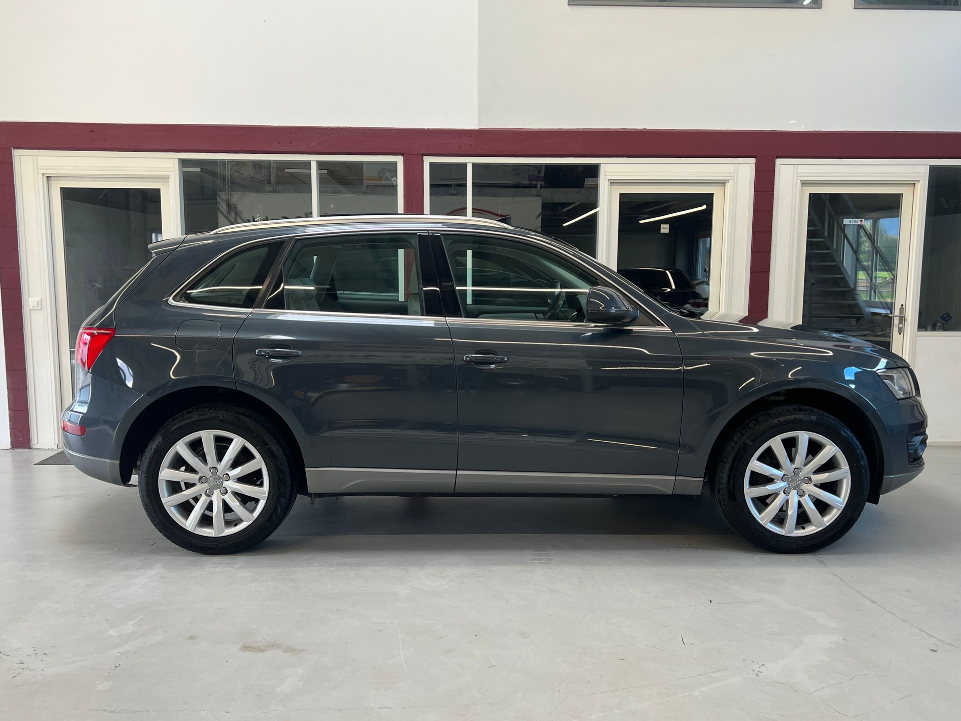 AUDI Q5 2.0TFSI QUATTRO S-TRONIC-image-8
