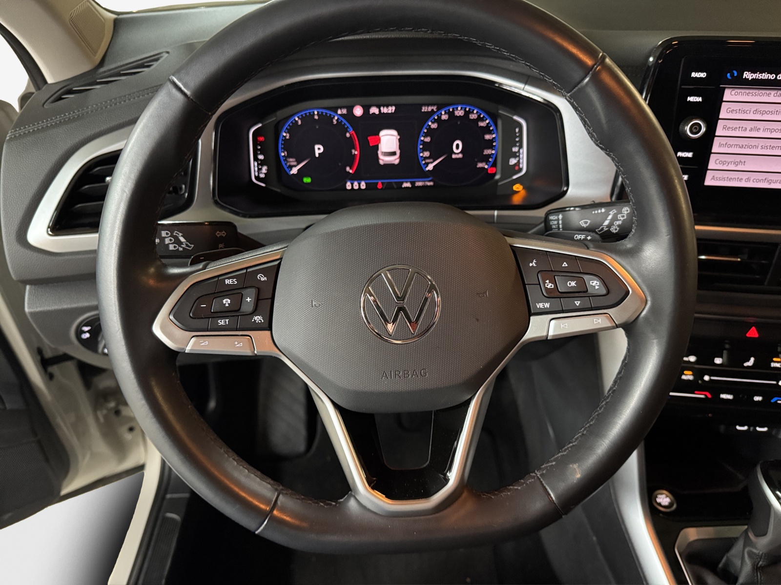 VW T-Roc 1.5 TSI EVO Life United DSG-image-9