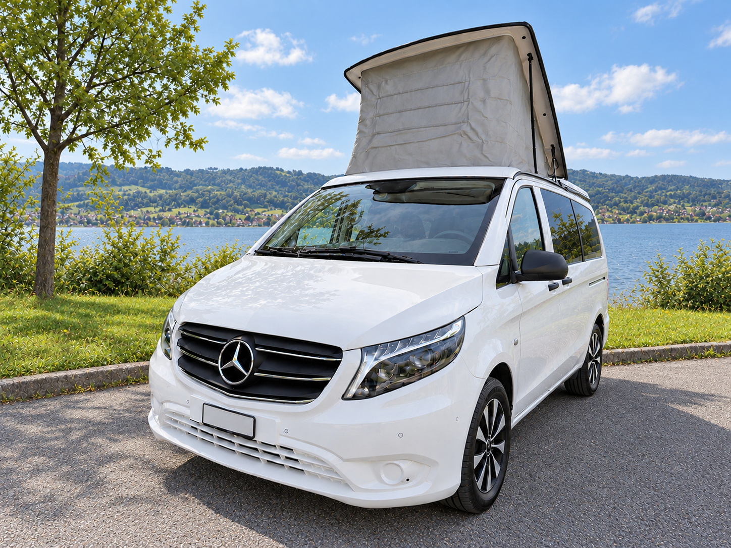 MERCEDES-BENZ 220 d Activity-image-0