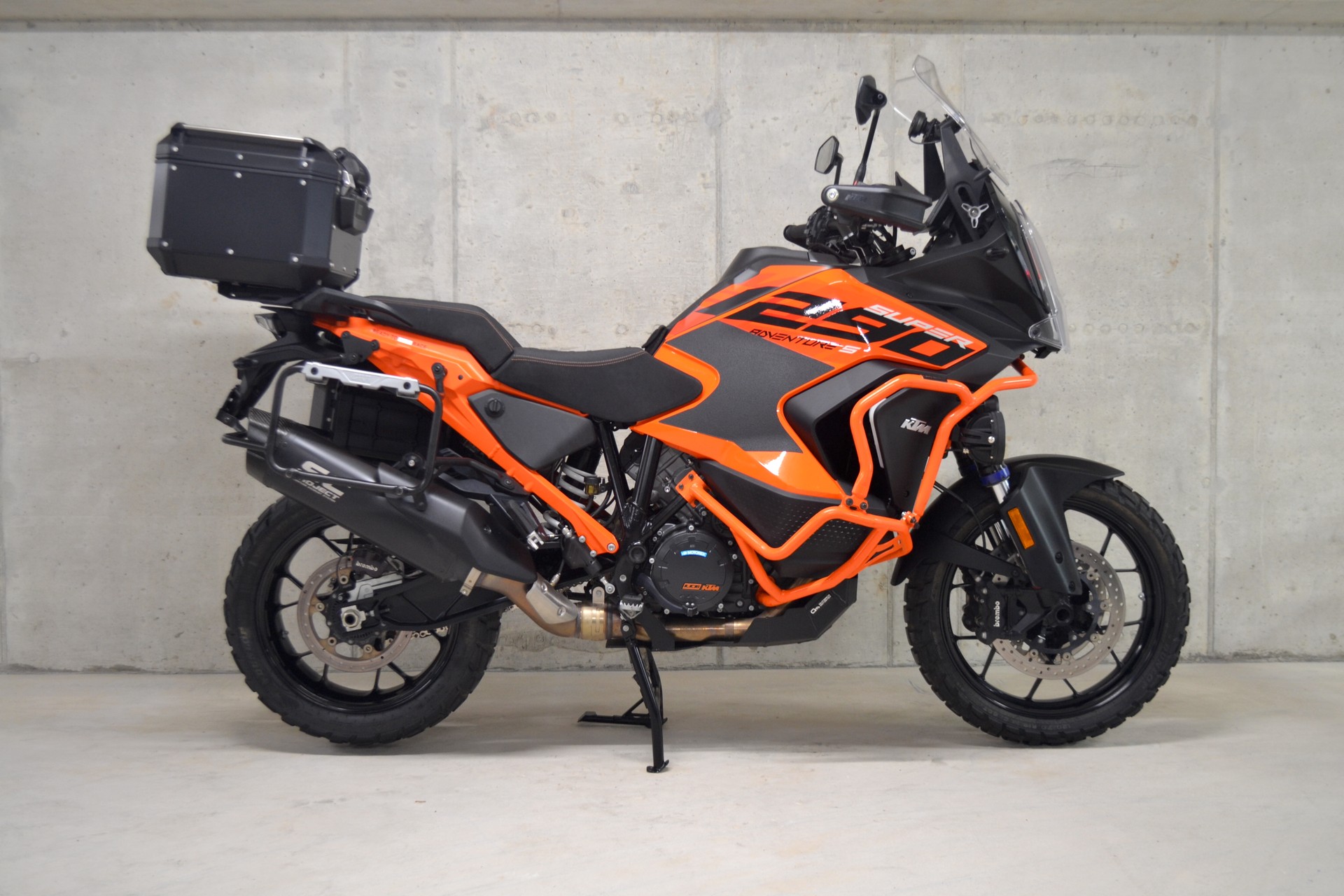 KTM 1290 Super Adventure S-showroom-element-1
