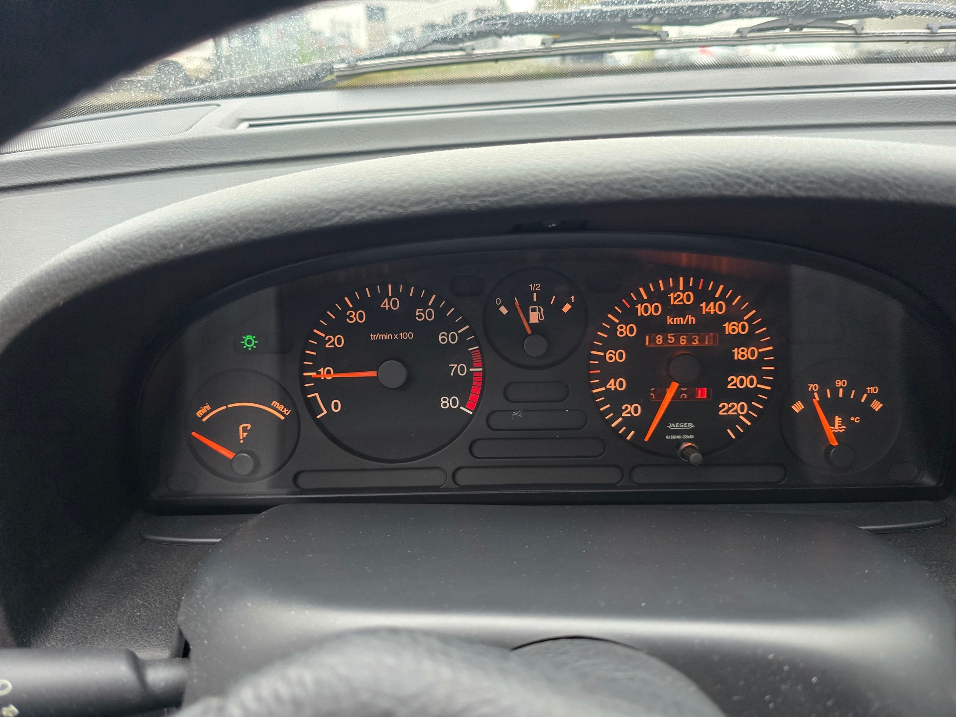 PEUGEOT 405 2.0 SRI Suisse-image-12