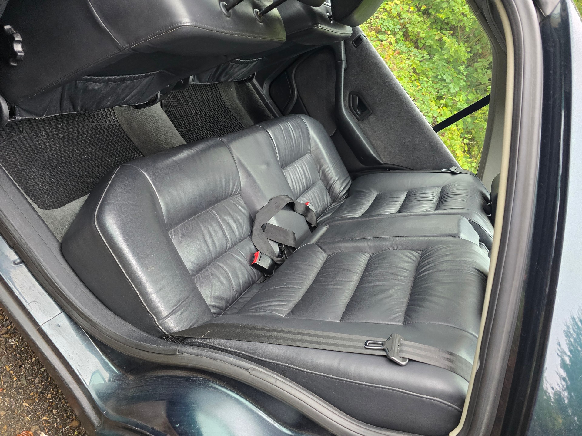 PEUGEOT 405 2.0 SRI Suisse-image-6
