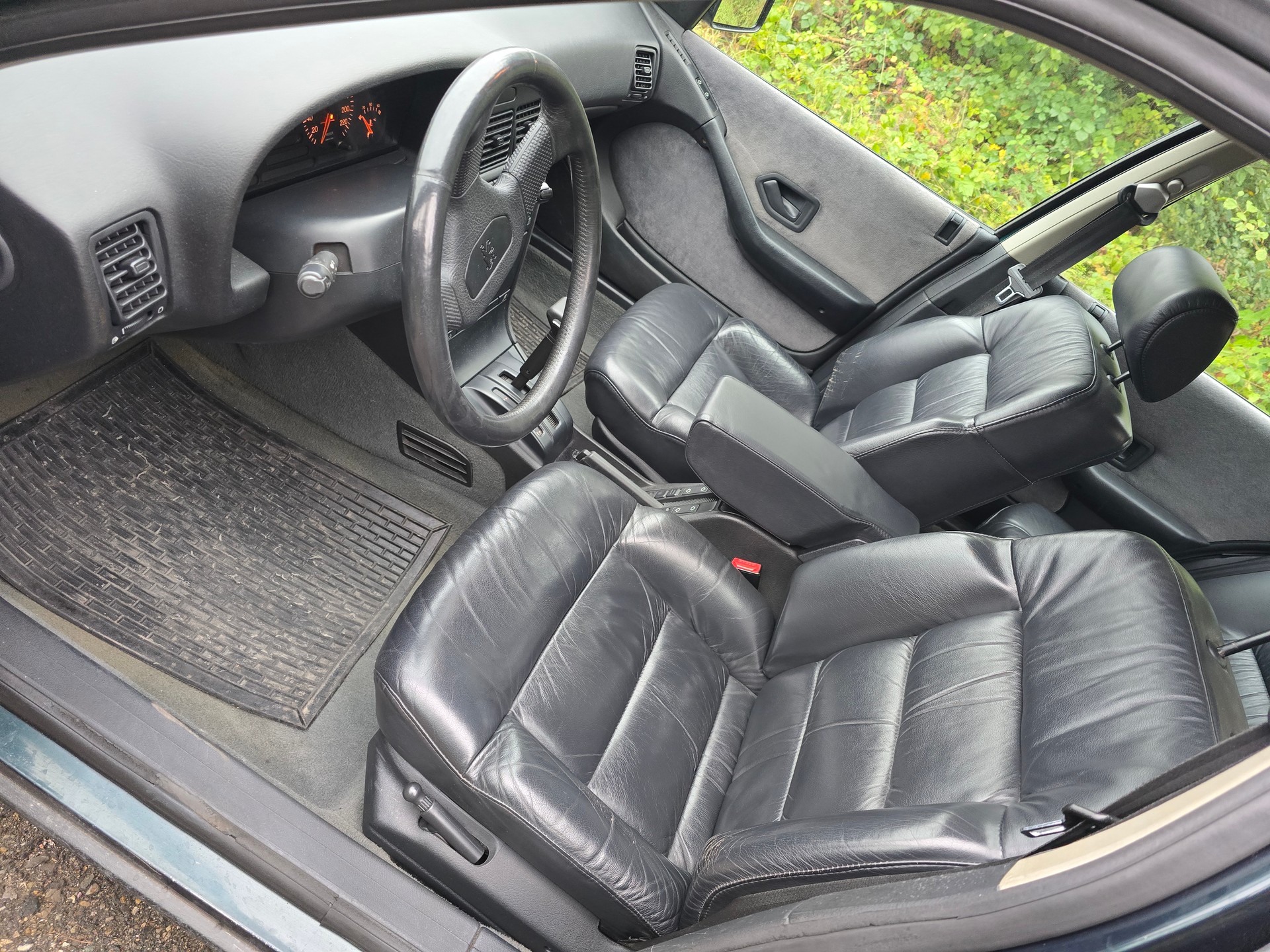 PEUGEOT 405 2.0 SRI Suisse-image-7