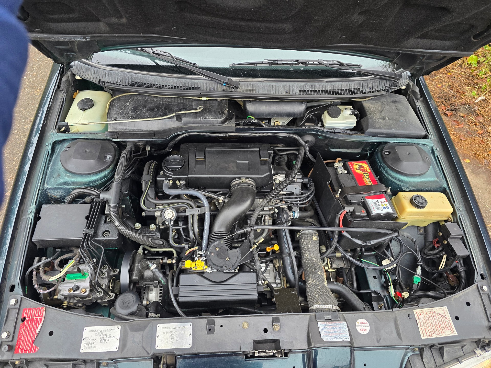 PEUGEOT 405 2.0 SRI Suisse-image-10