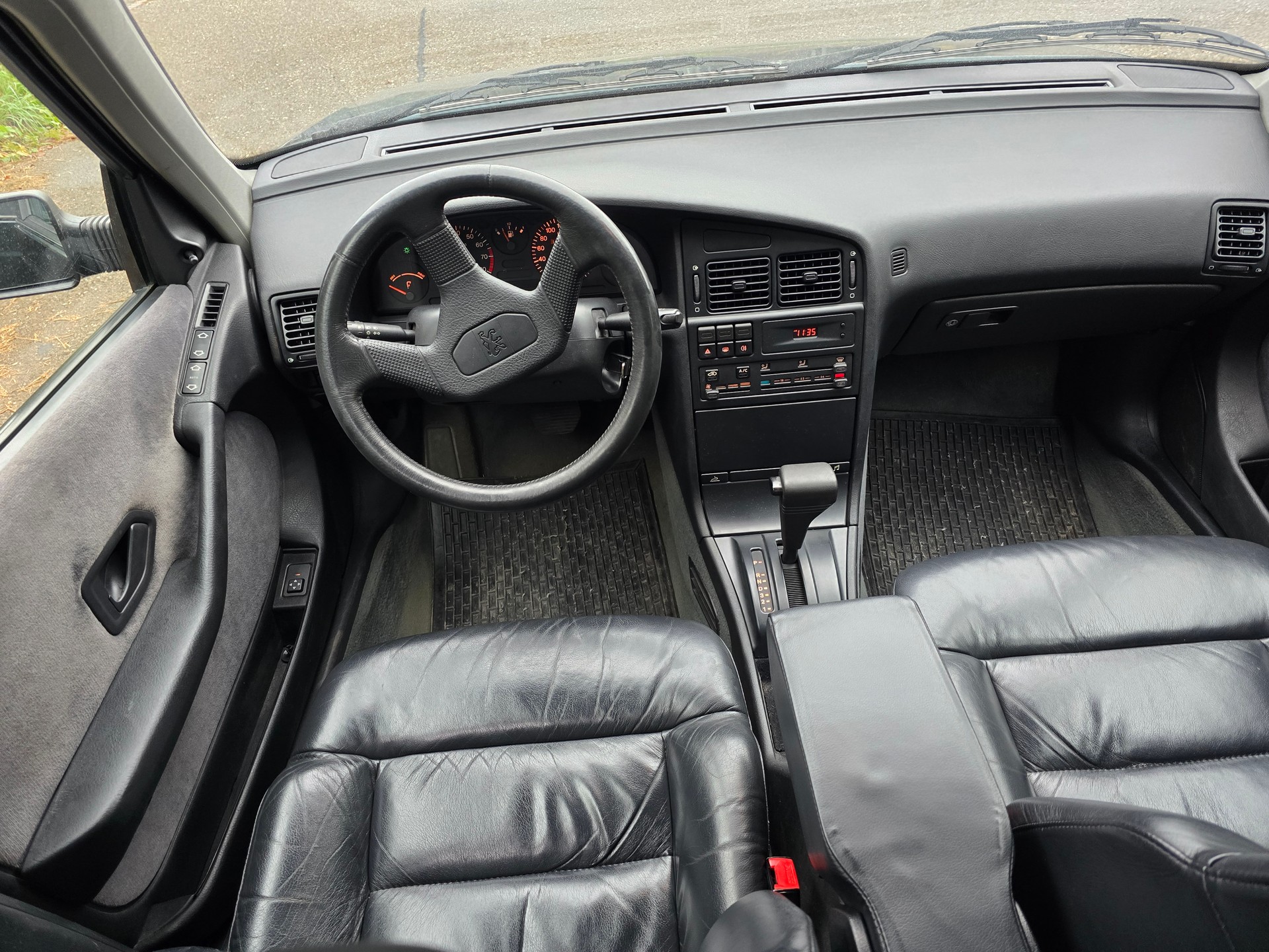 PEUGEOT 405 2.0 SRI Suisse-image-8