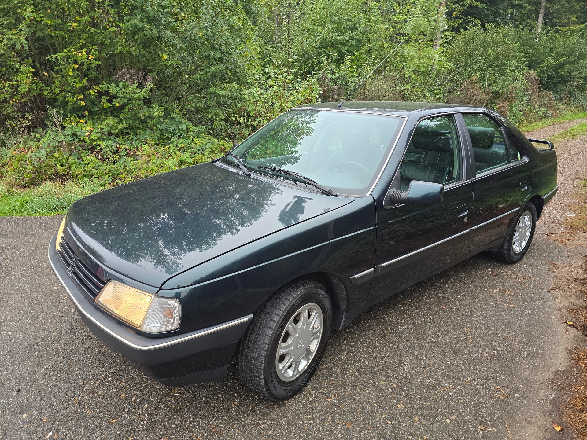 PEUGEOT 405 2.0 SRI Suisse-image-1