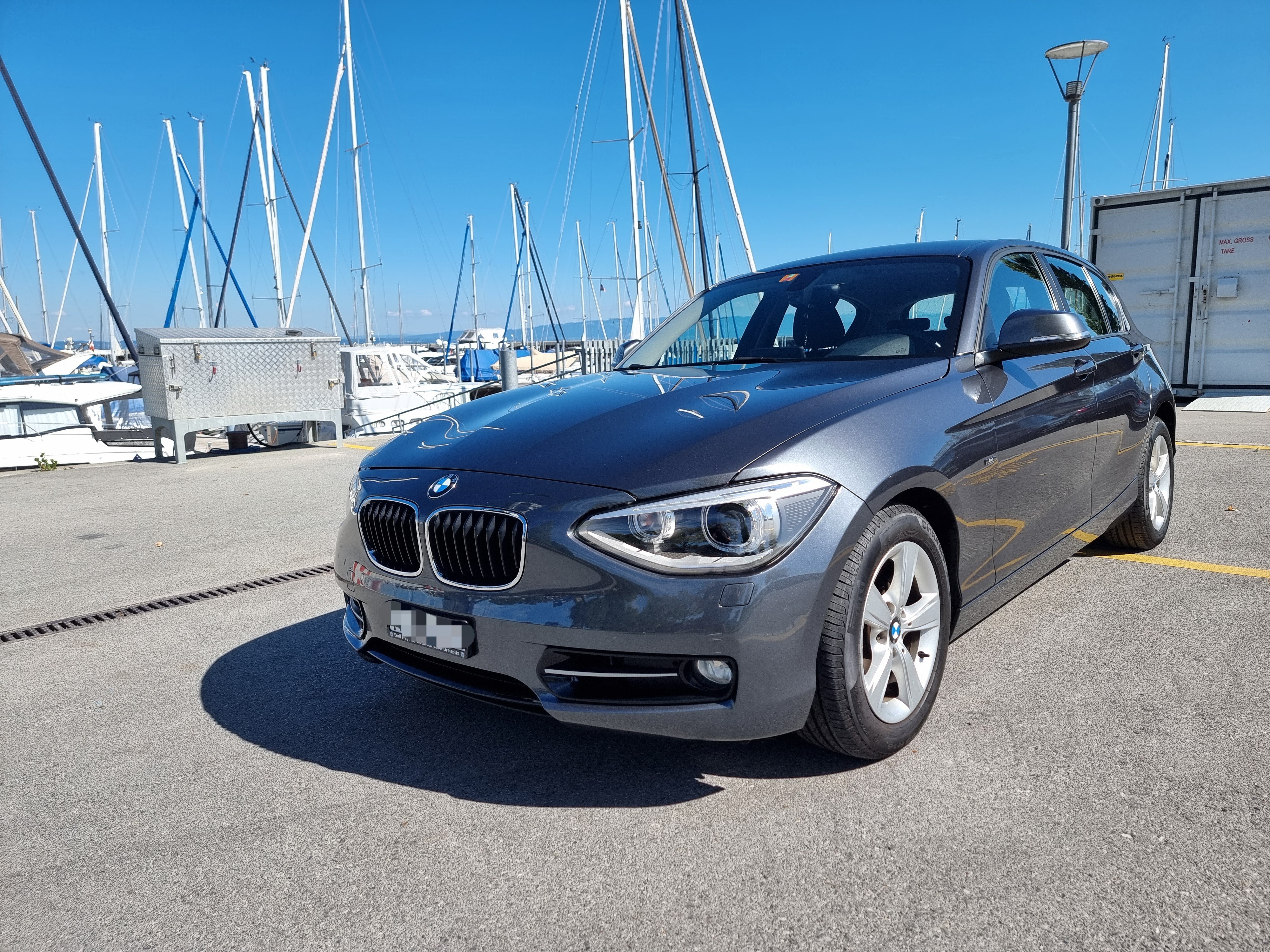 Car photo