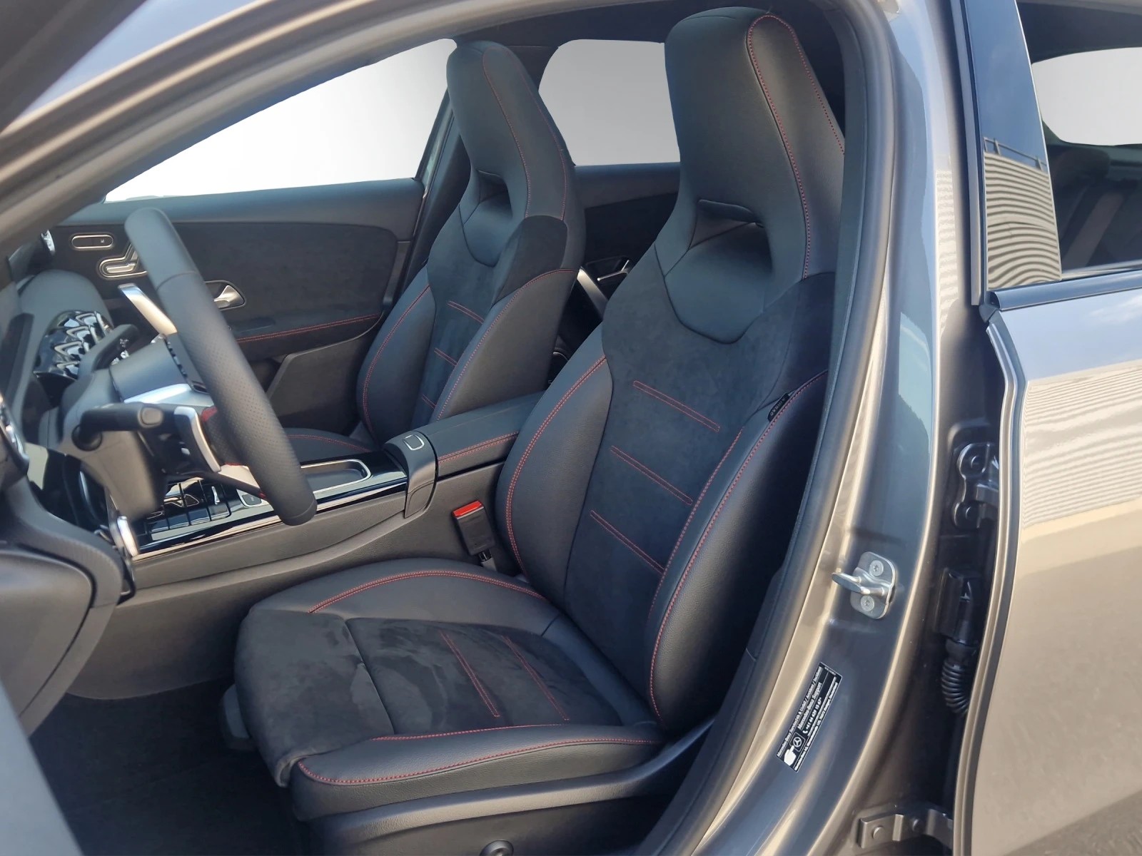 MERCEDES-BENZ A 220 4Matic 8G-DCT-image-10