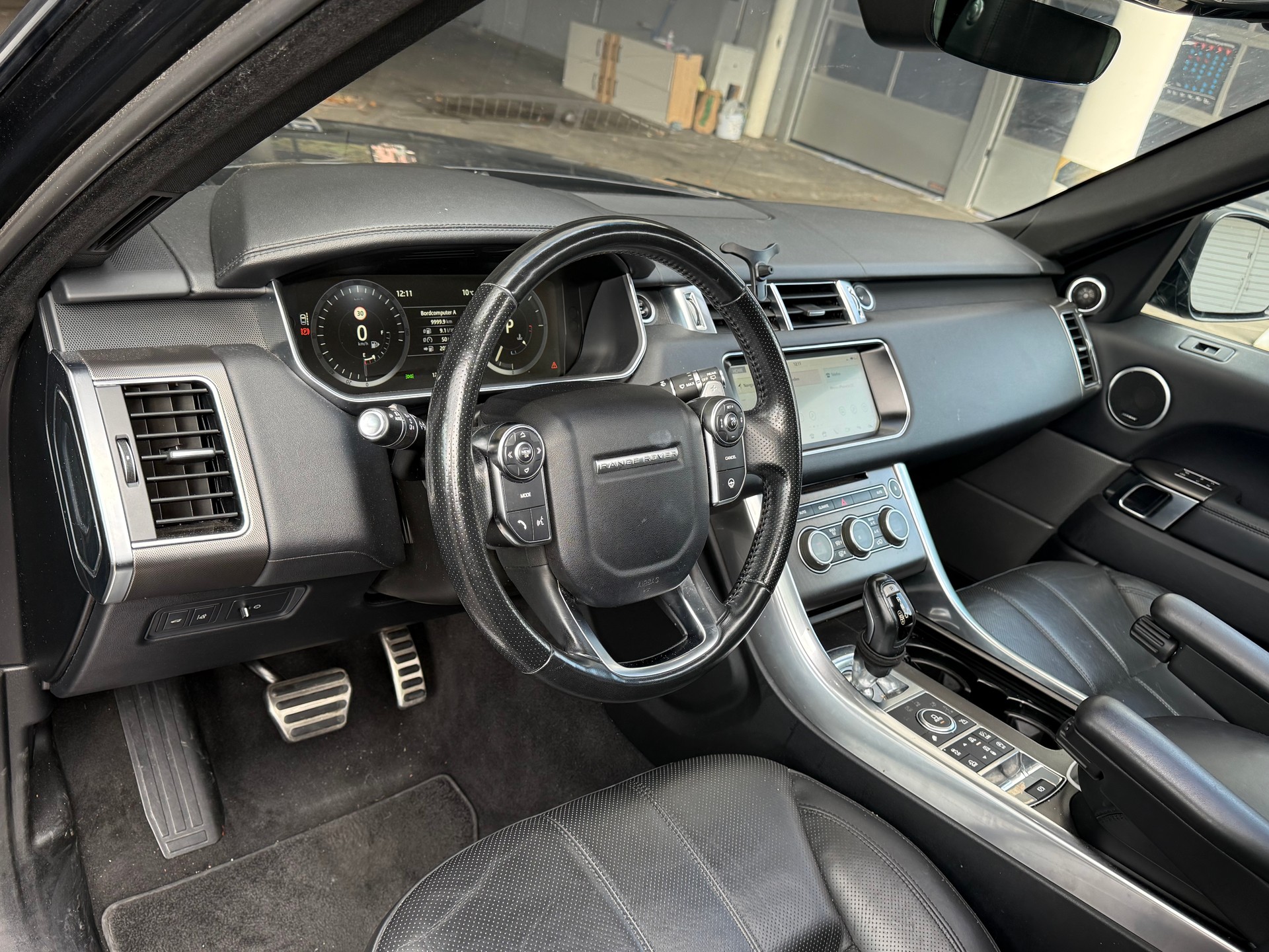 LAND ROVER Range Rover Sport 3.0 SDV6 Autobiography Automatic-image-11