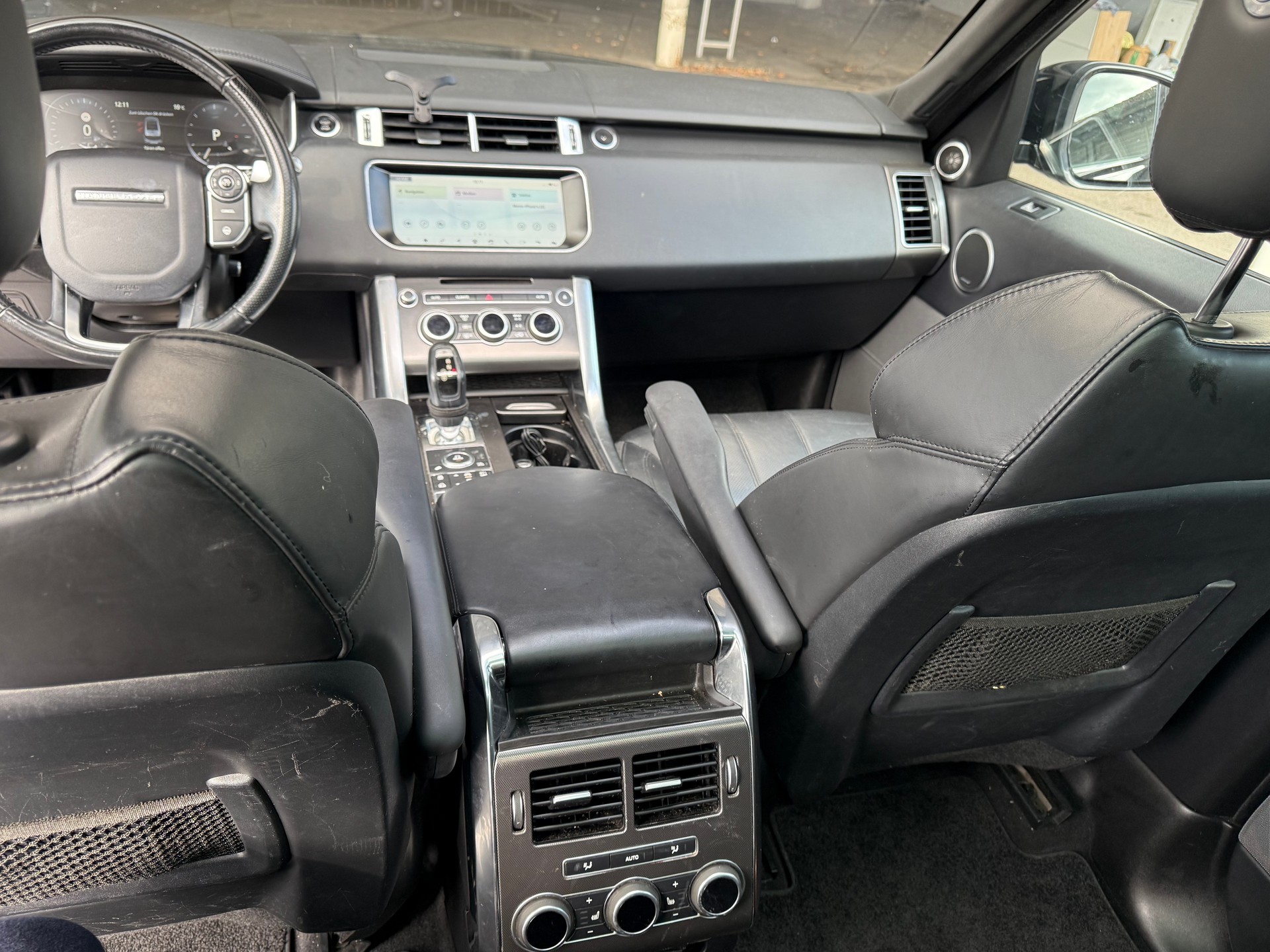 LAND ROVER Range Rover Sport 3.0 SDV6 Autobiography Automatic-image-13