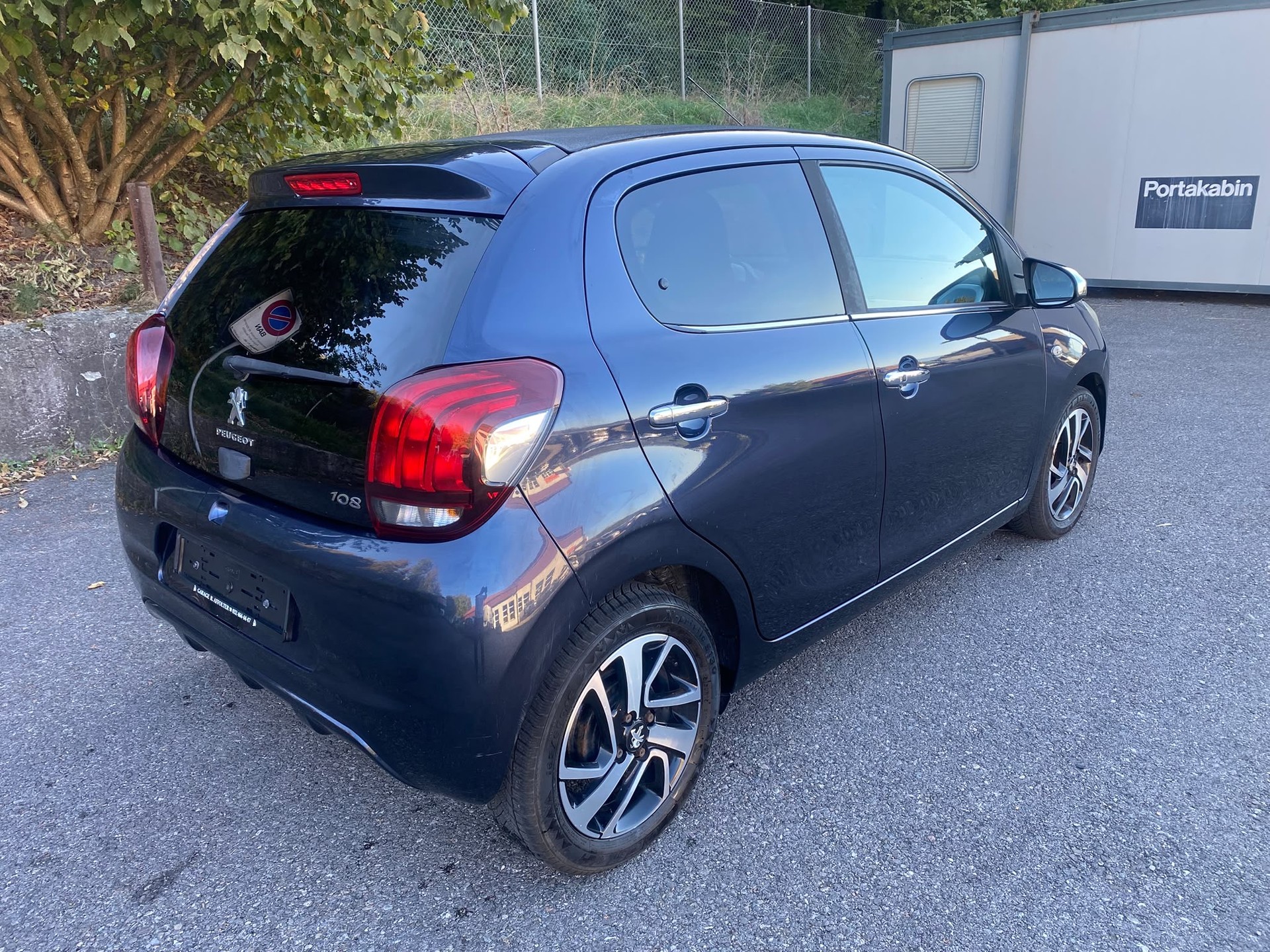 PEUGEOT 108 1.2 VTi Active-image-4