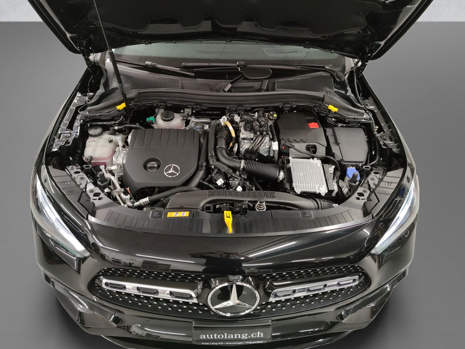 MERCEDES-BENZ GLA 250 e AMG Line-image-8