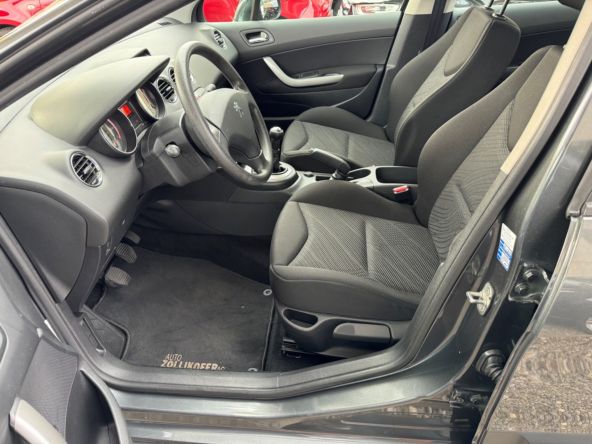 PEUGEOT 308 1.4 16V VTI Trendy-image-5