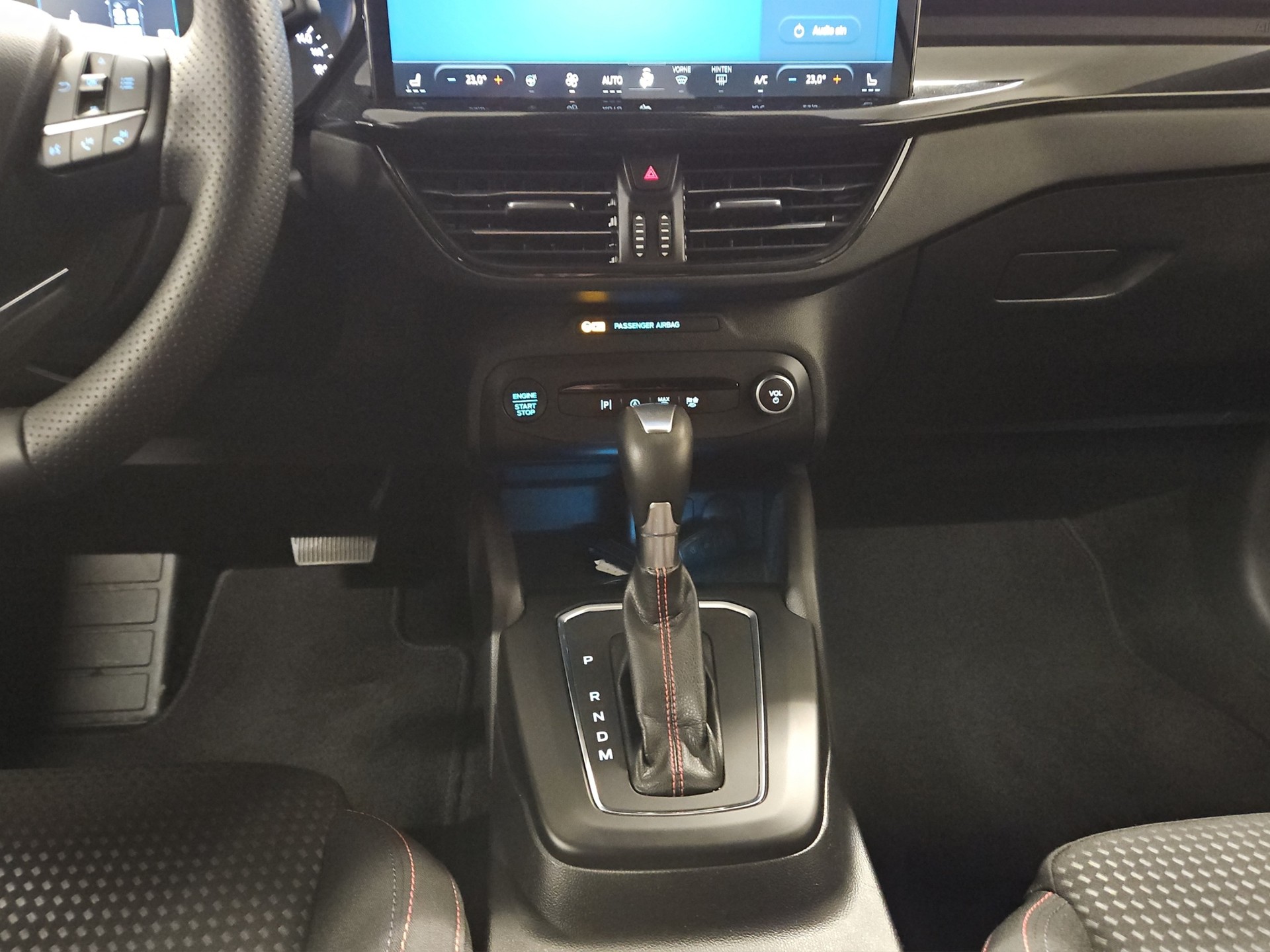 FORD Focus 1.0 MHEV ST-Line Automat-image-10