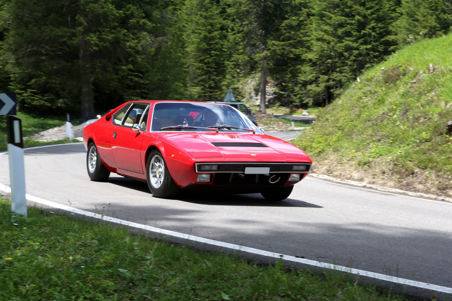 FERRARI Dino 308 GT4 Serie 1-image-5