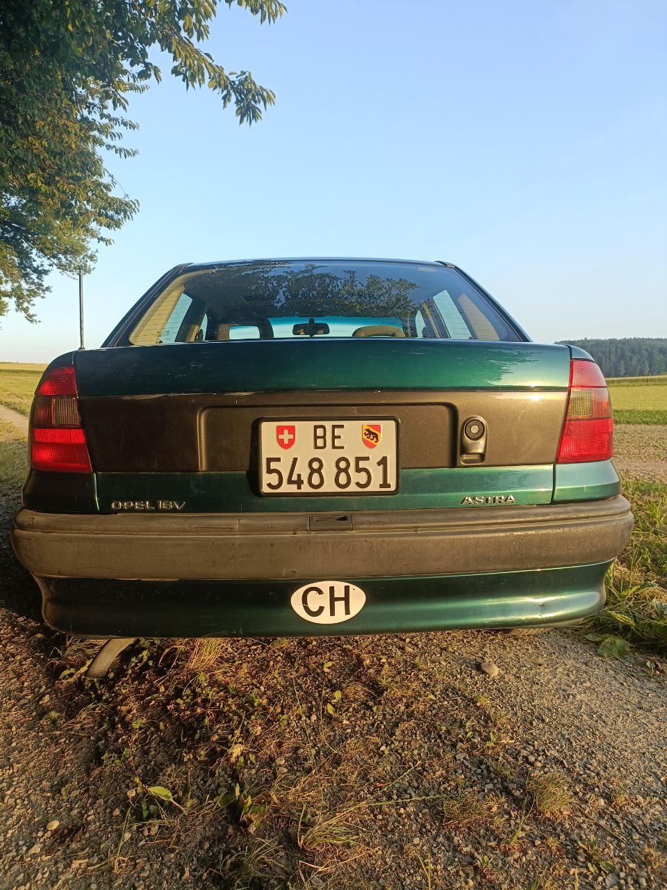 OPEL Astra F16i-image-4