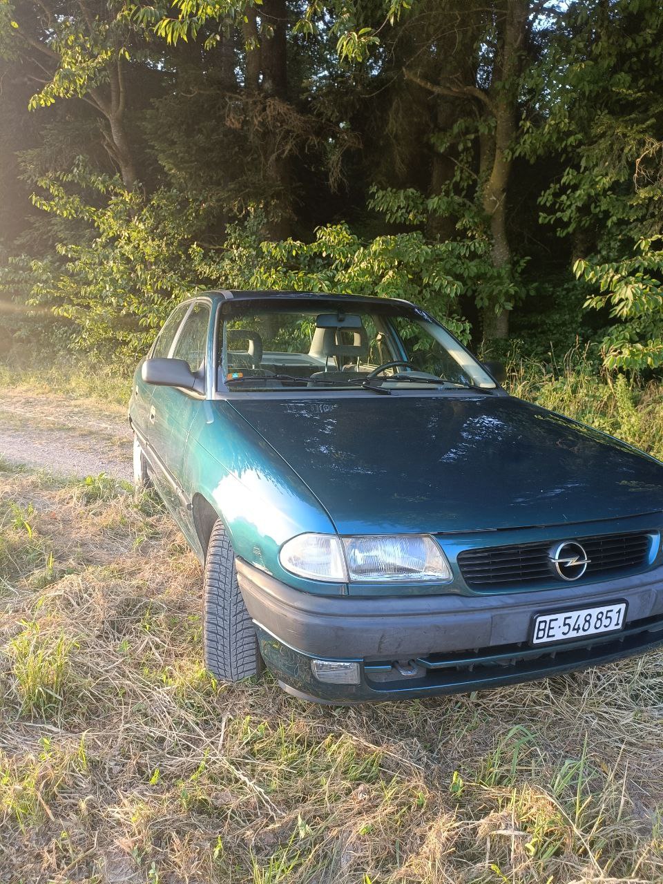OPEL Astra F16i-image-0