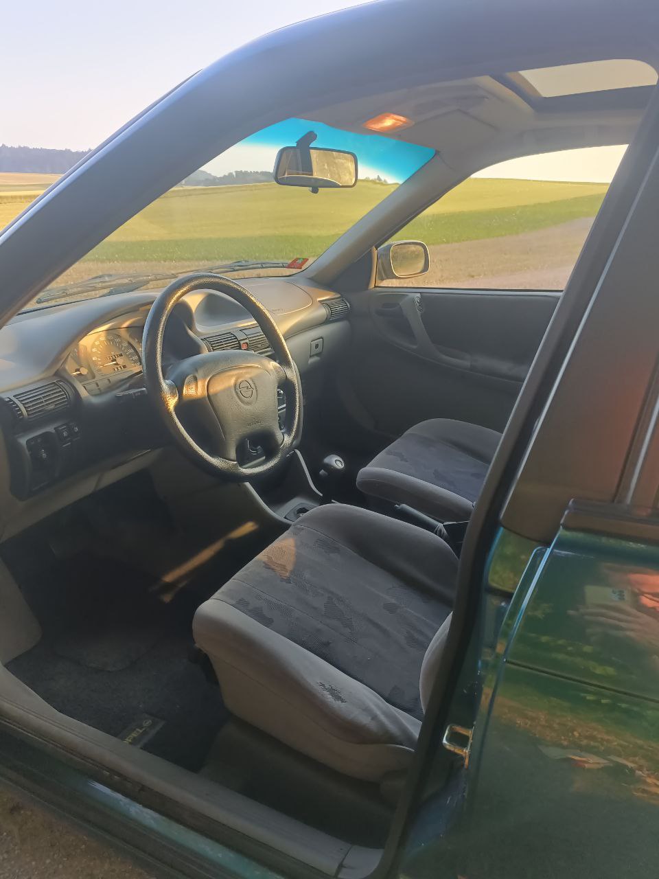 OPEL Astra F16i-image-5