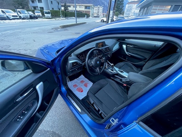 BMW 116i Sport Line Steptronic-image-10
