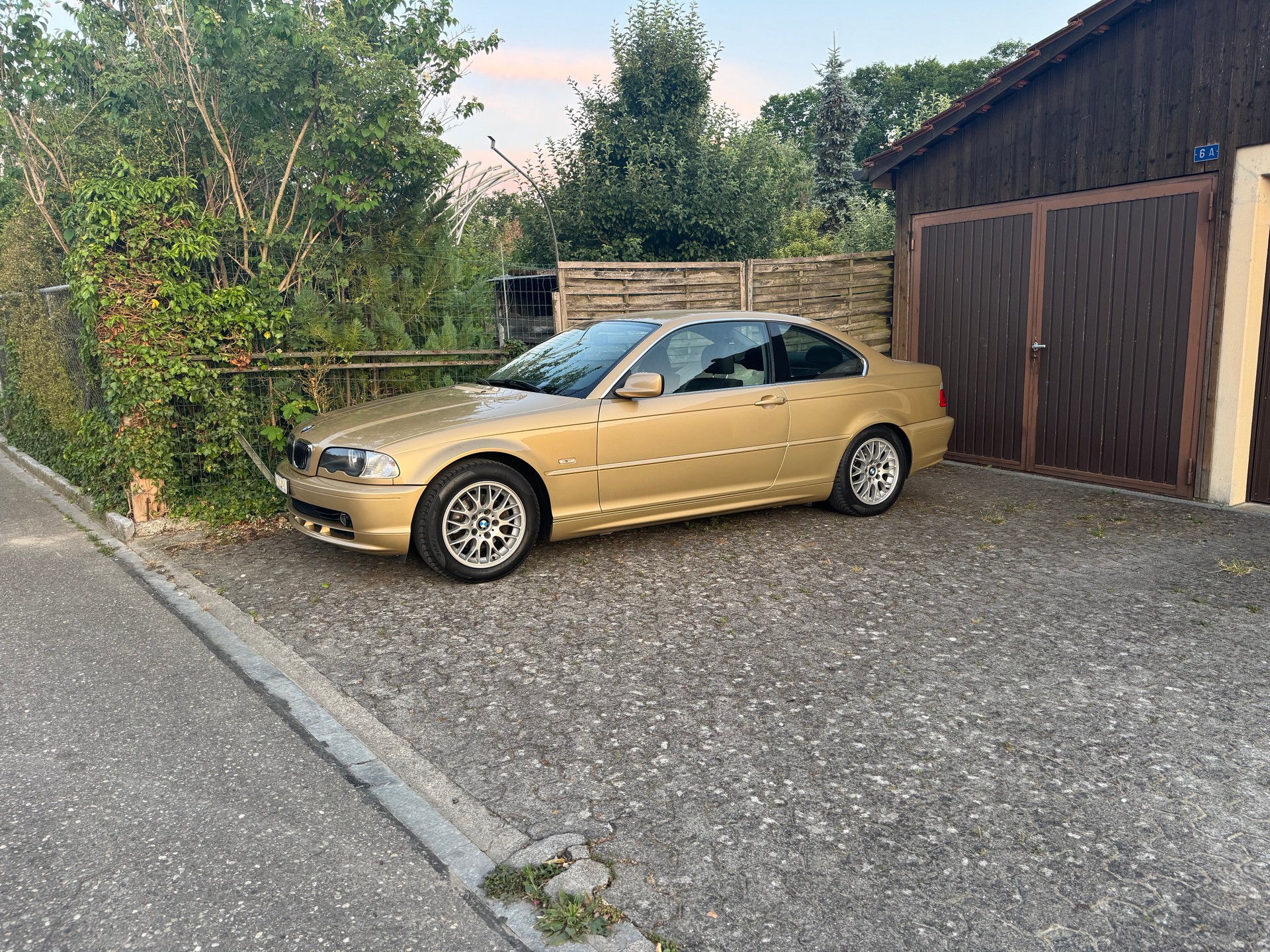BMW 323Ci Coupé-image-8