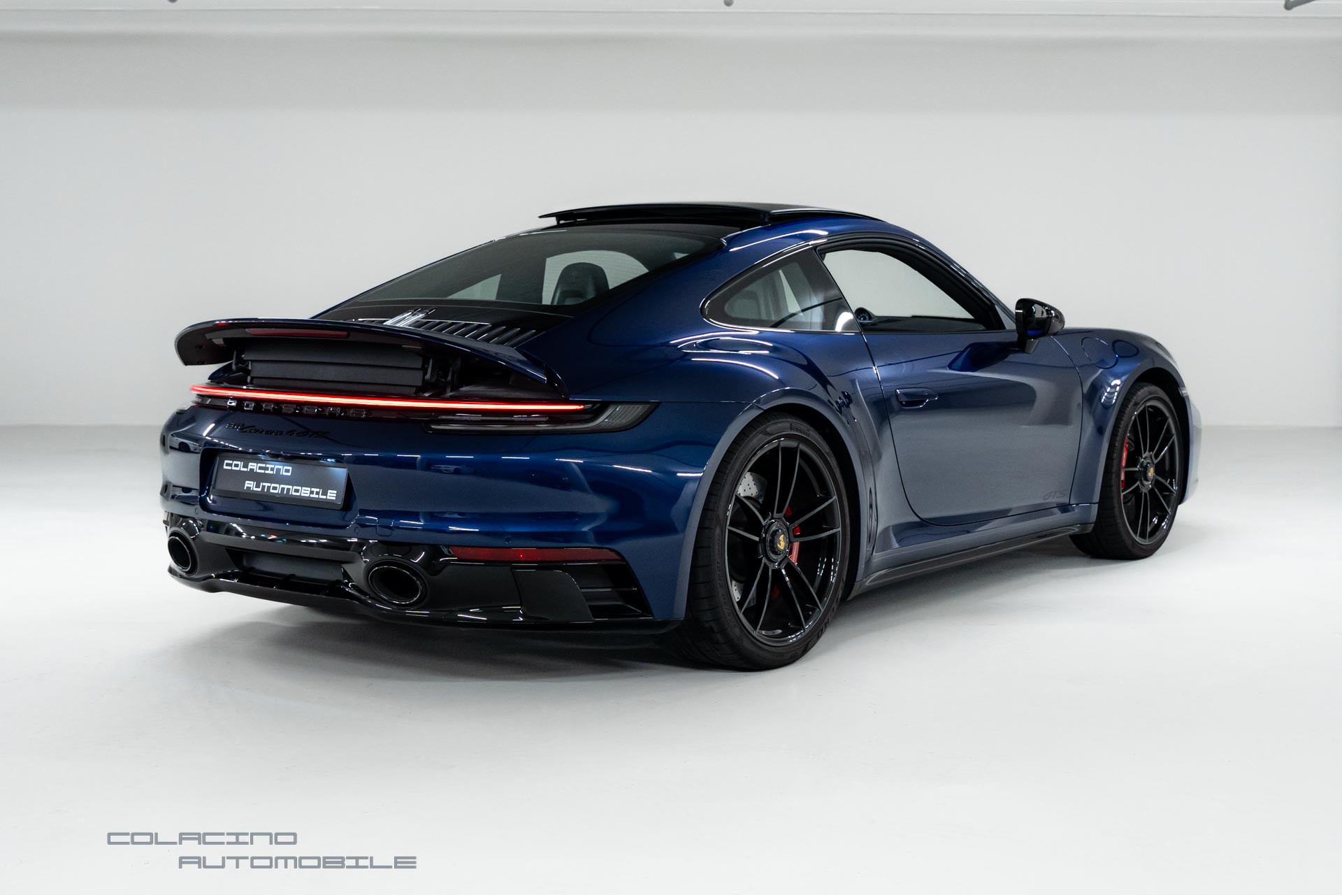 PORSCHE 911 Carrera 4 GTS PDK-showroom-element-1