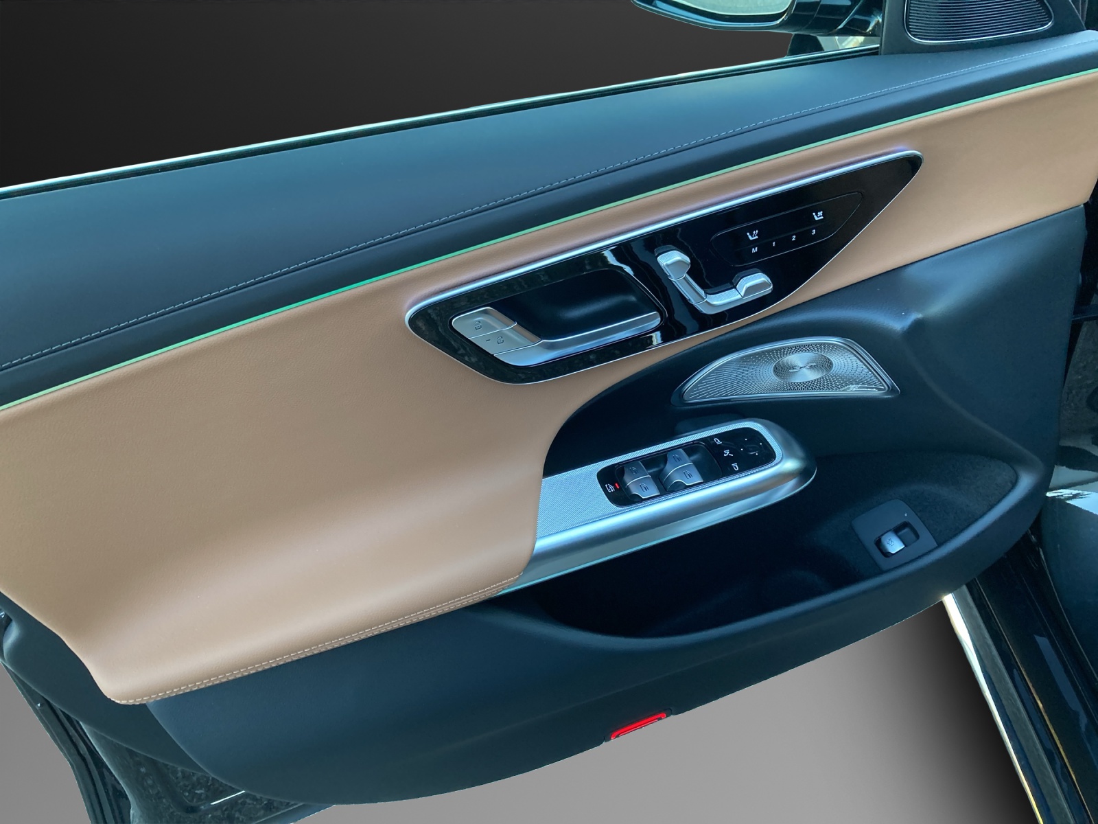 MERCEDES-BENZ E 220 d 4Matic 9G-Tronic-image-12
