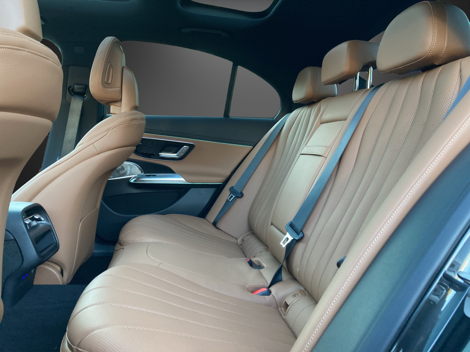 MERCEDES-BENZ E 220 d 4Matic 9G-Tronic-image-14