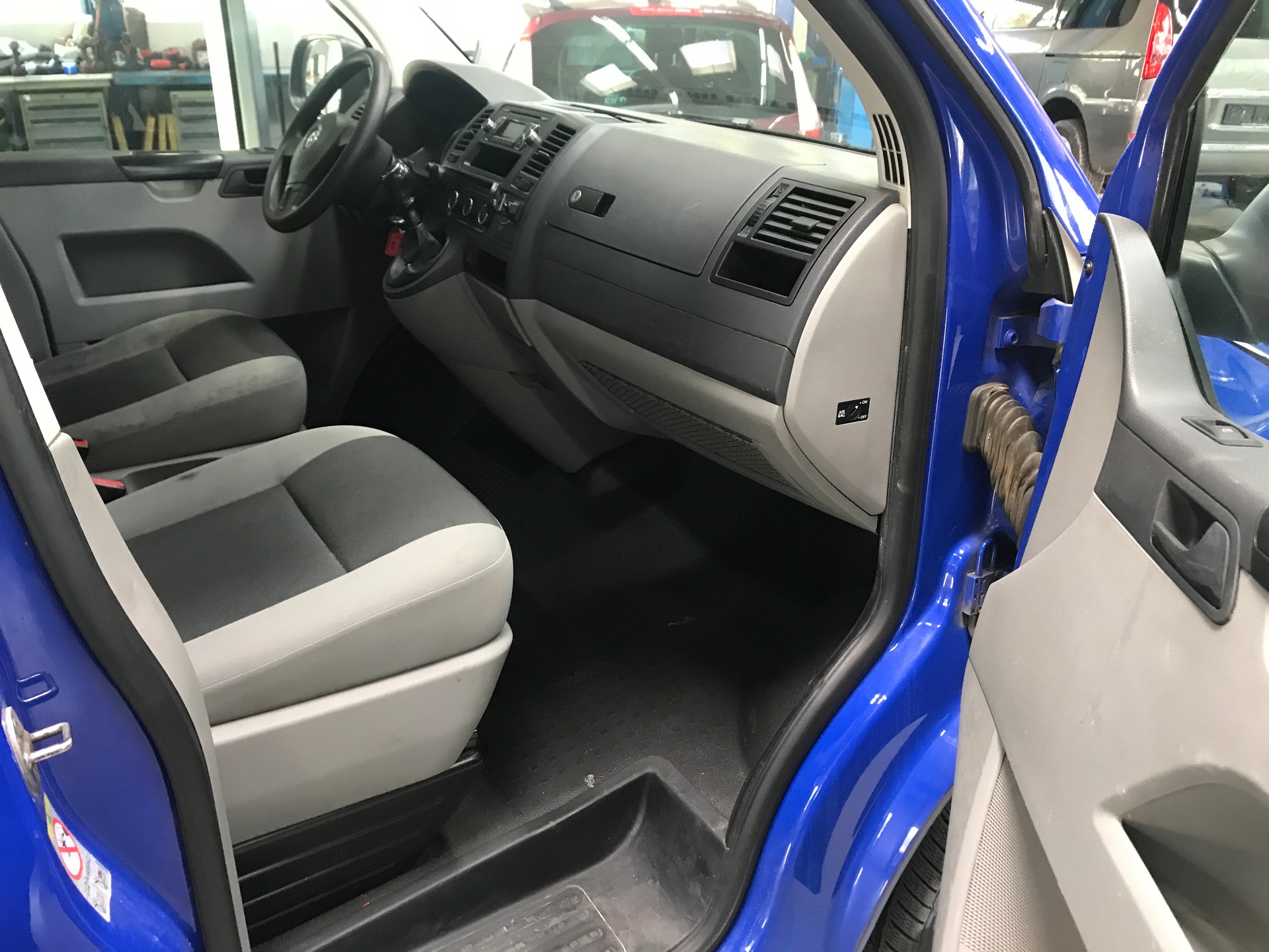 VW T5 2.0 TDI 4Motion-image-10