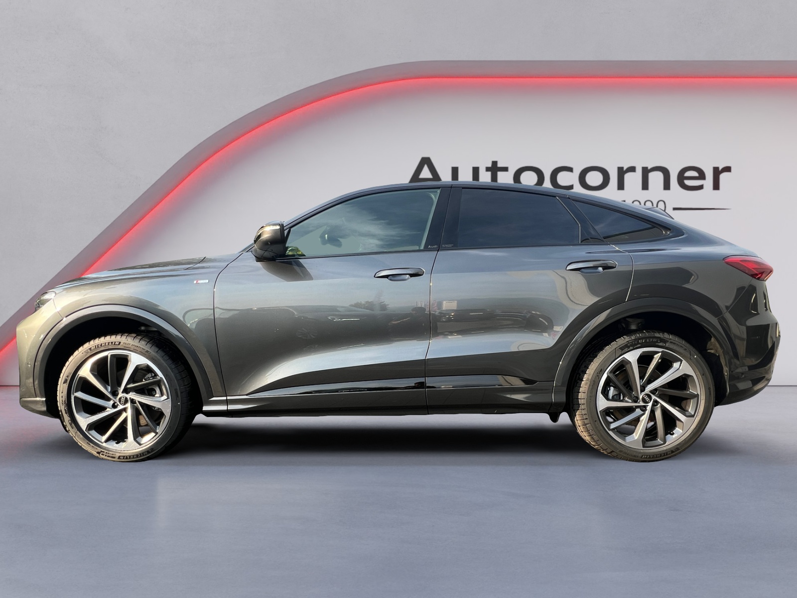 AUDI Q5 Sportback TFSI quattro 150 kW S-tronic-showroom-element-1