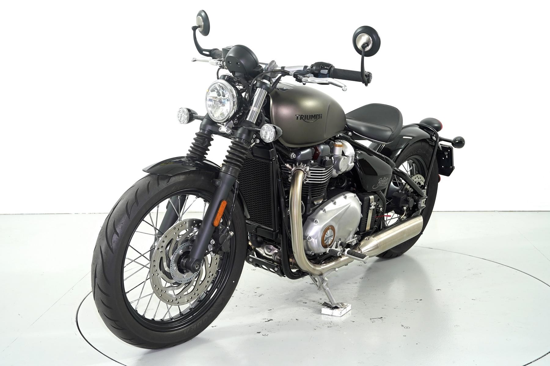 TRIUMPH Bonneville 1200 Bobber ABS-showroom-element-2