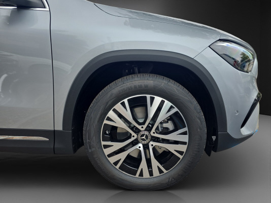 MERCEDES-BENZ GLA 220d 4M Swiss Star-image-5