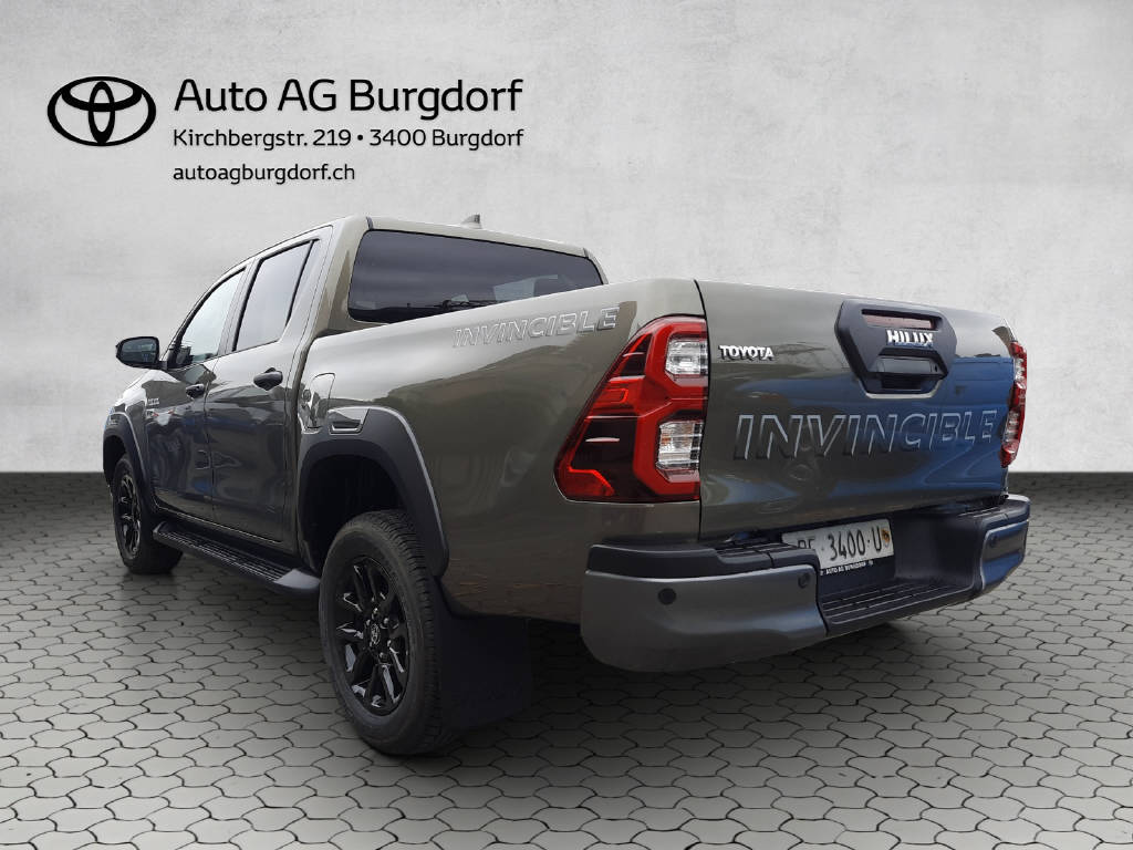 TOYOTA Hilux Double Cab.-Pick-up 2.8 D-4D 204 Invincible MHEV-image-2