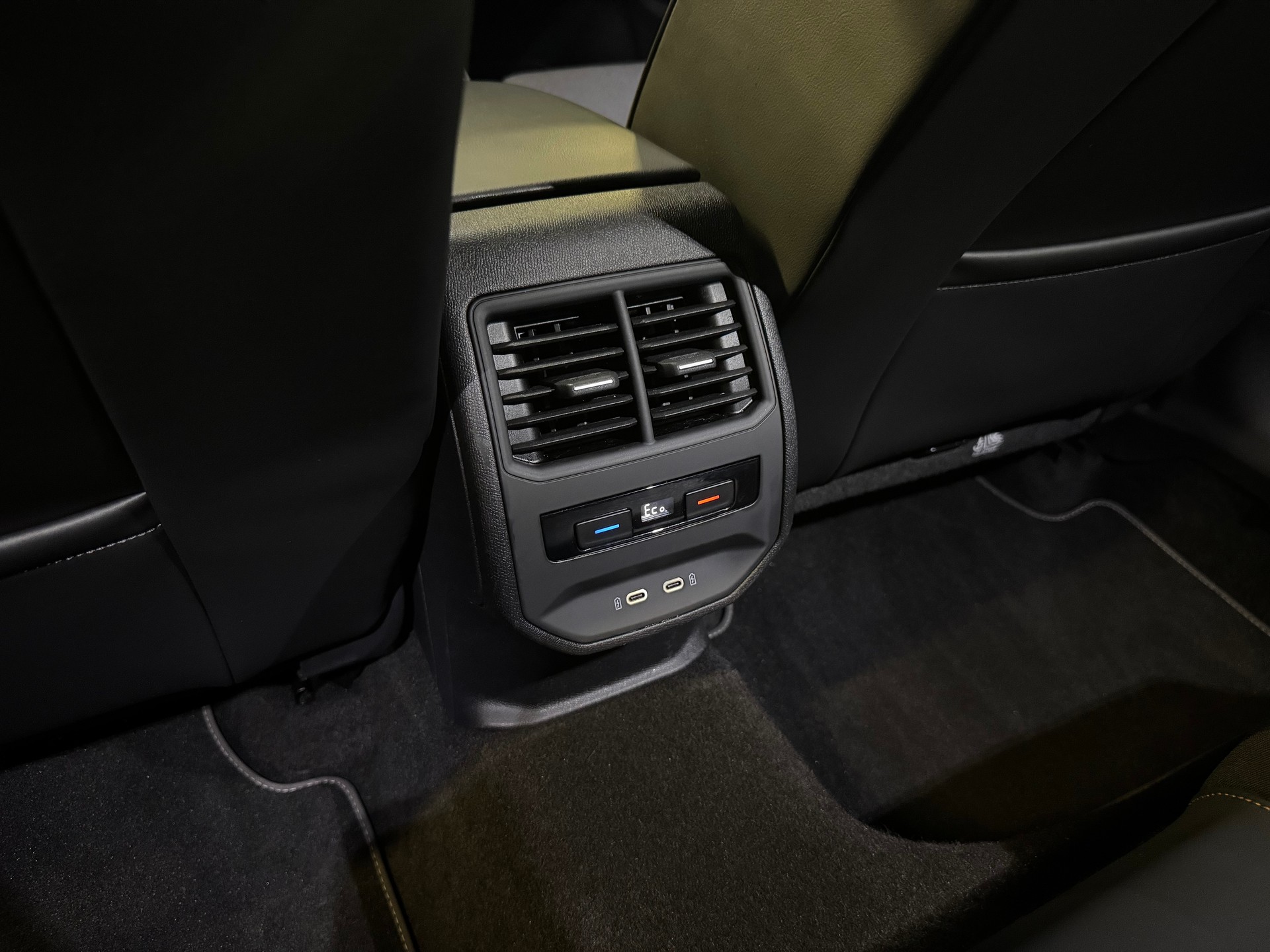 CUPRA LEON ST 1.4 e-HYBRID pHEV DSG-image-11