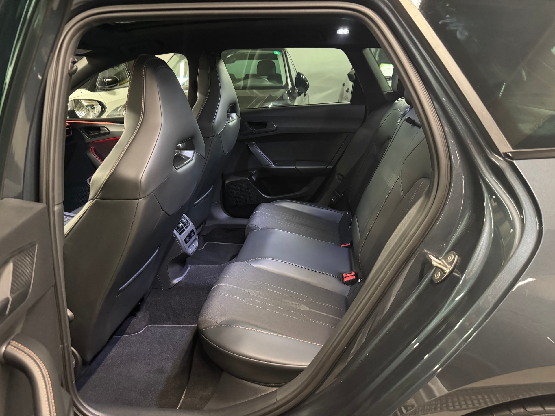 CUPRA LEON ST 1.4 e-HYBRID pHEV DSG-image-9
