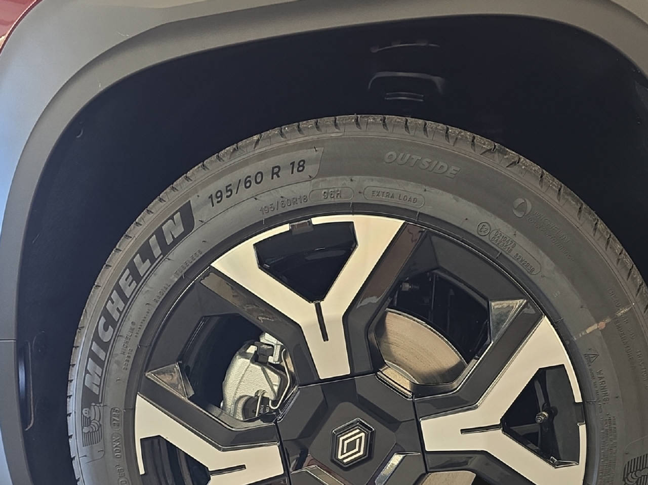 RENAULT R4 E-Tech Comfort Range techno-image-12