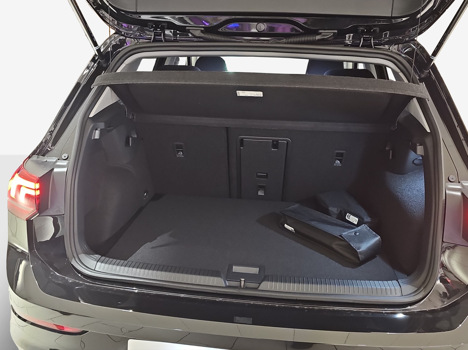 VW Golf 1.5 e TSI mHEV United DSG-image-12