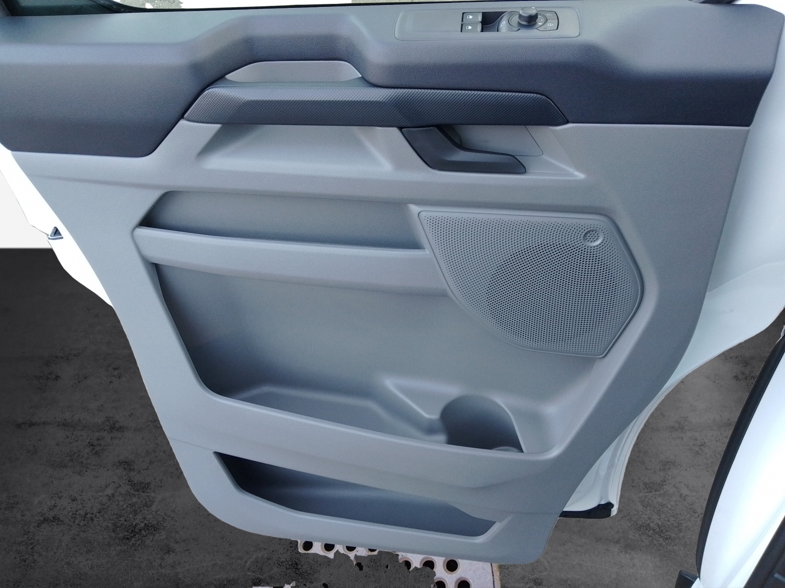 FORD Transit Custom Van 320 L1 2.0 EcoBlue 136 Trend Automat-image-11