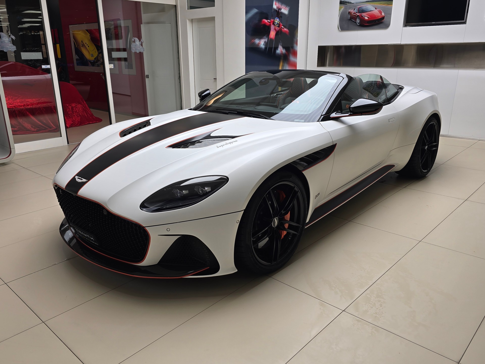ASTON MARTIN DBS Volante Cabrio Superleggera-image-0